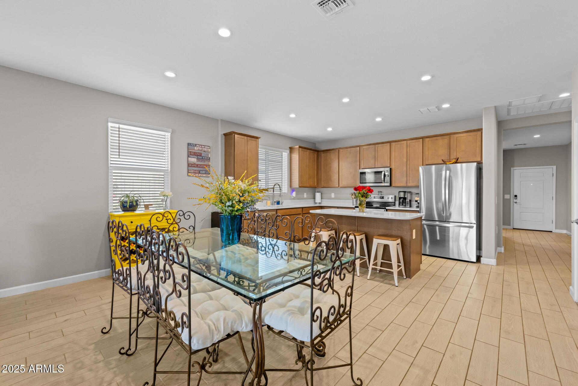 19031 W SHEFFER Avenue