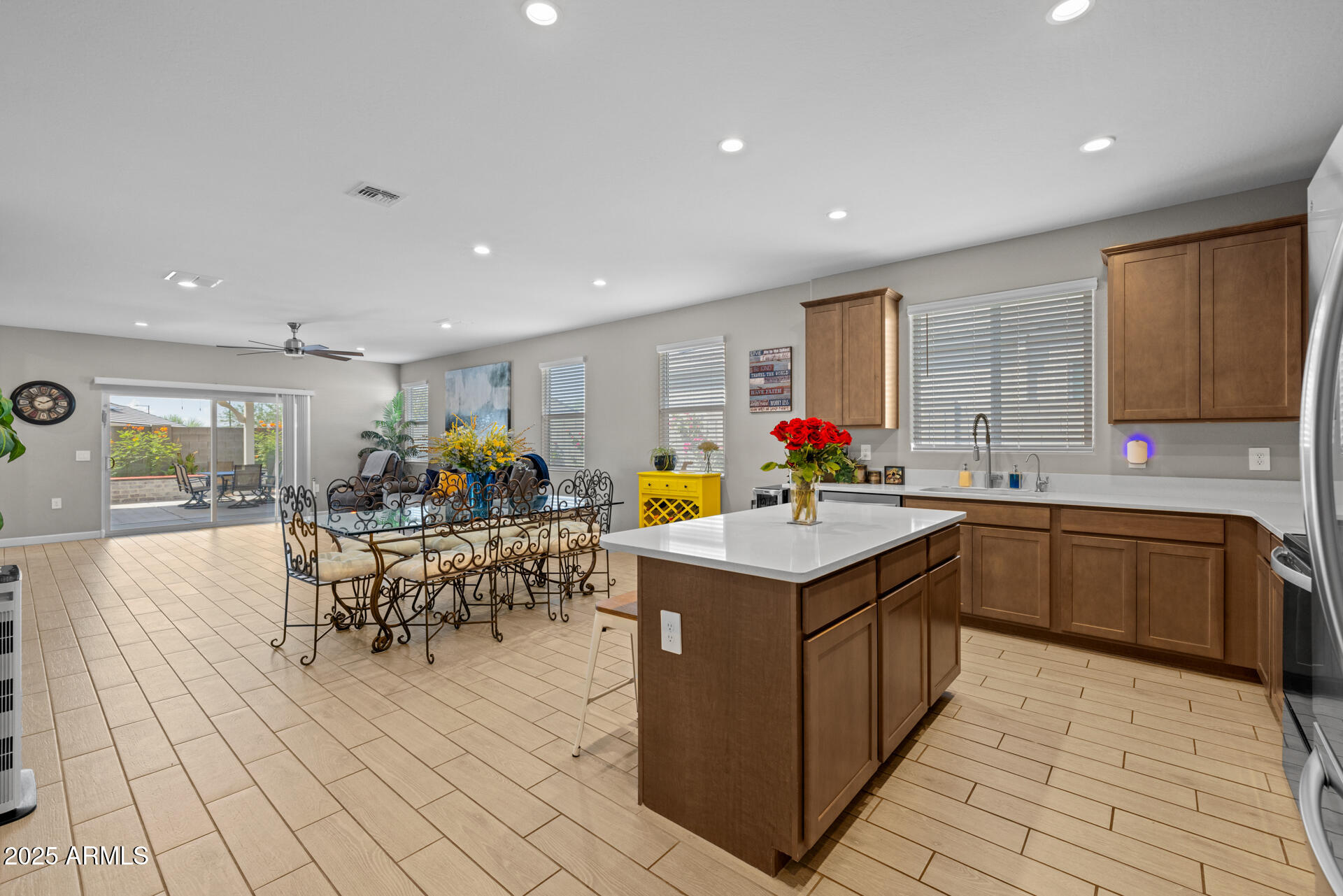 19031 W SHEFFER Avenue