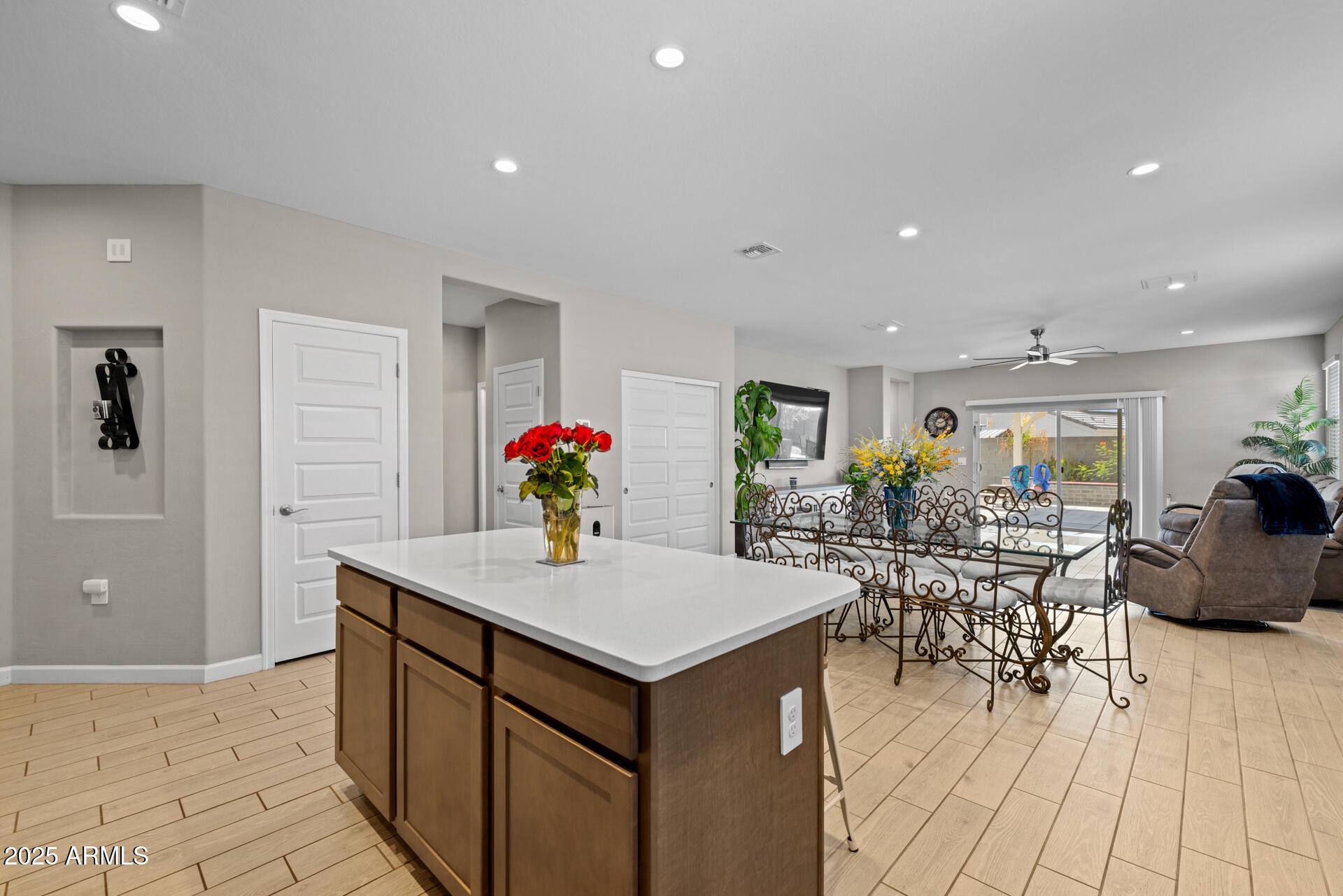 19031 W SHEFFER Avenue