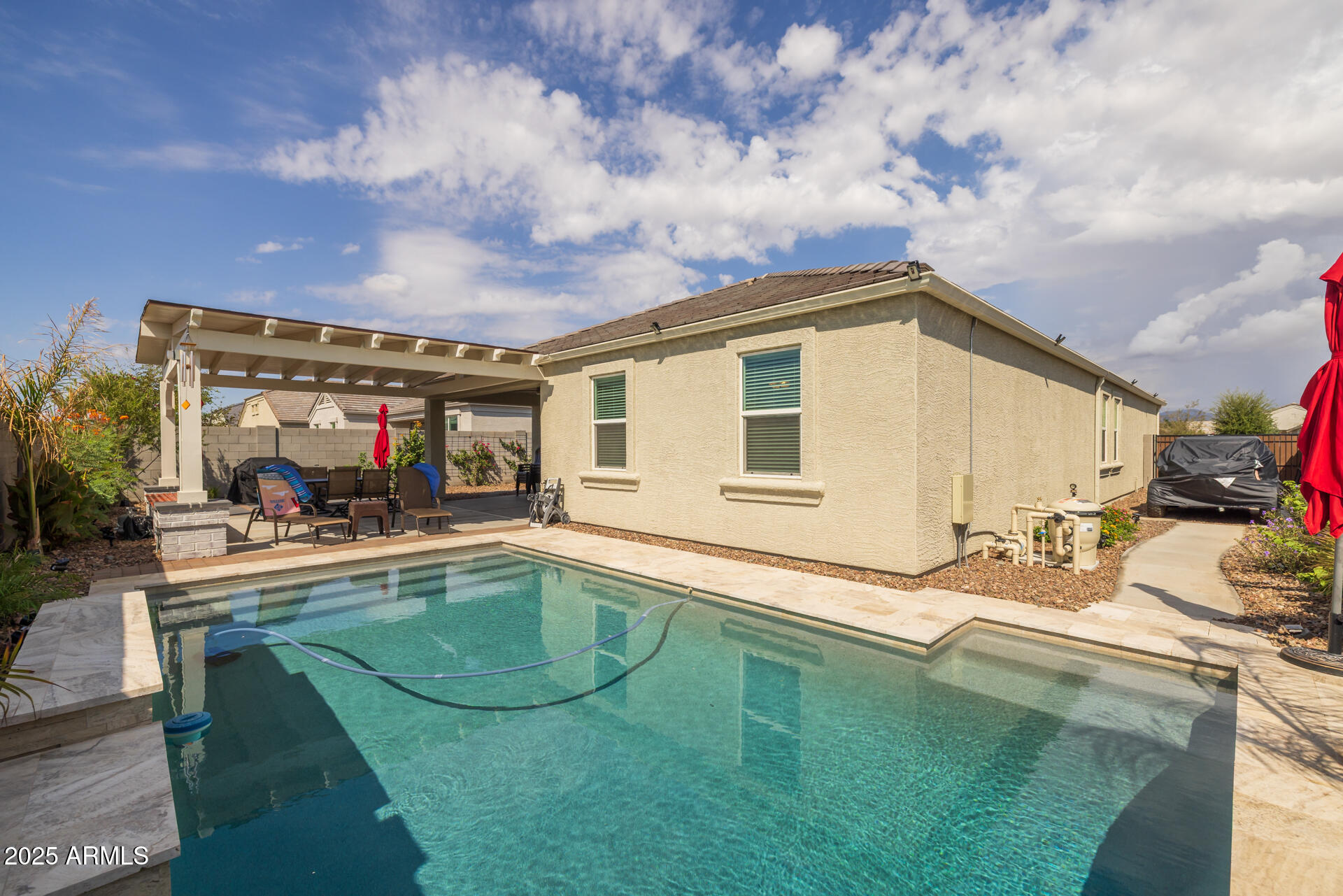 19031 W SHEFFER Avenue