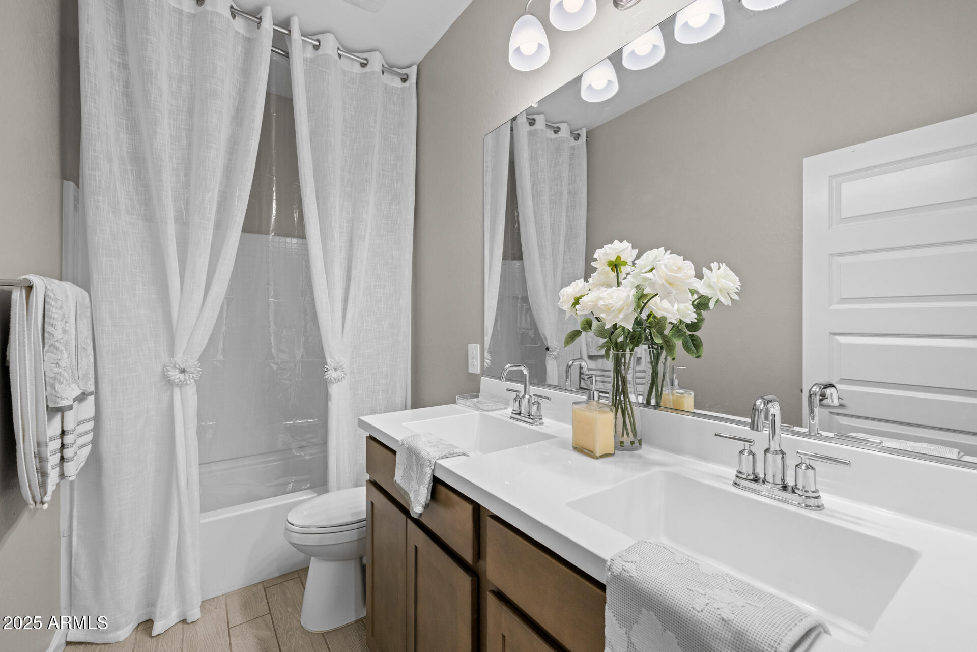 19031 W SHEFFER Avenue