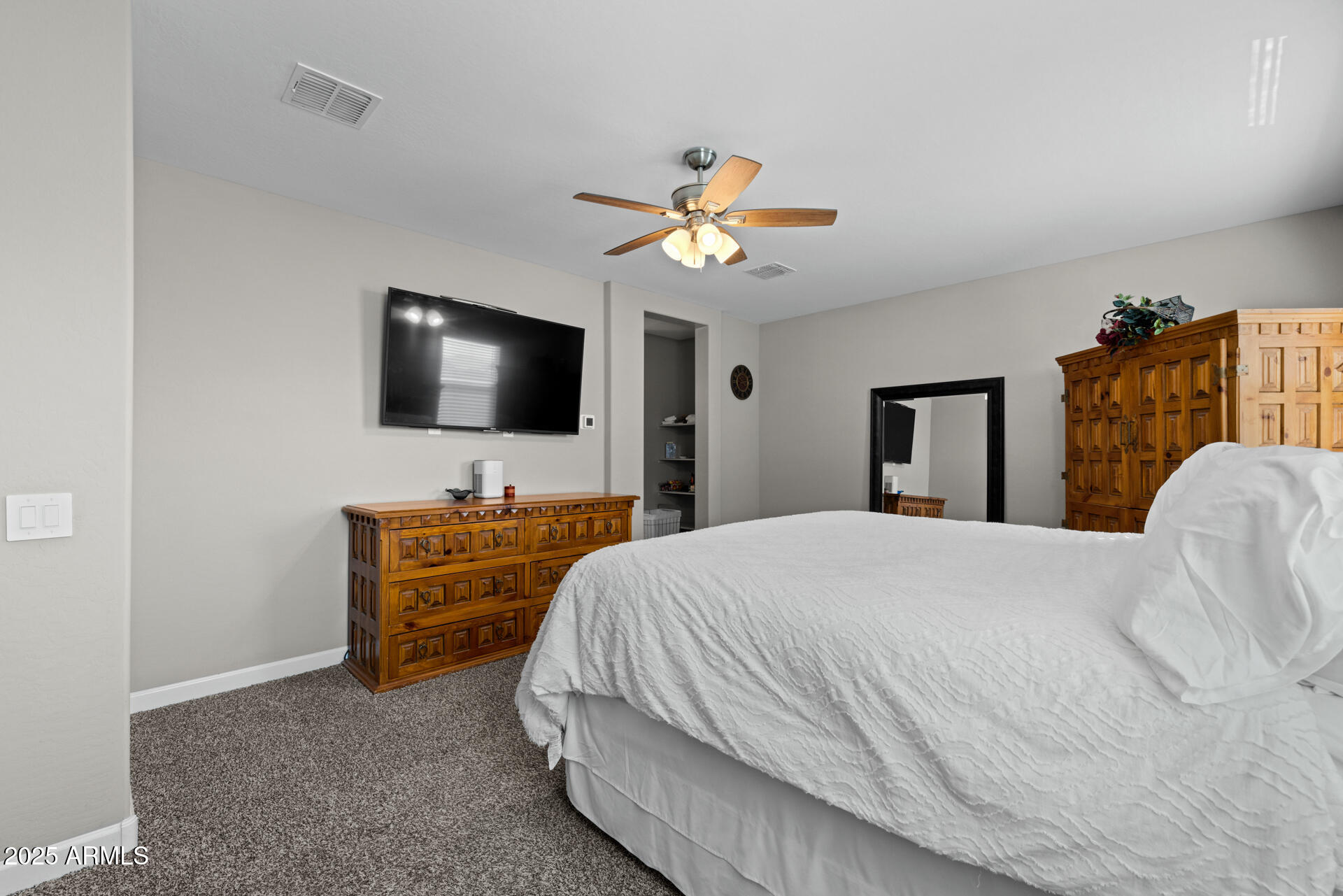 19031 W SHEFFER Avenue