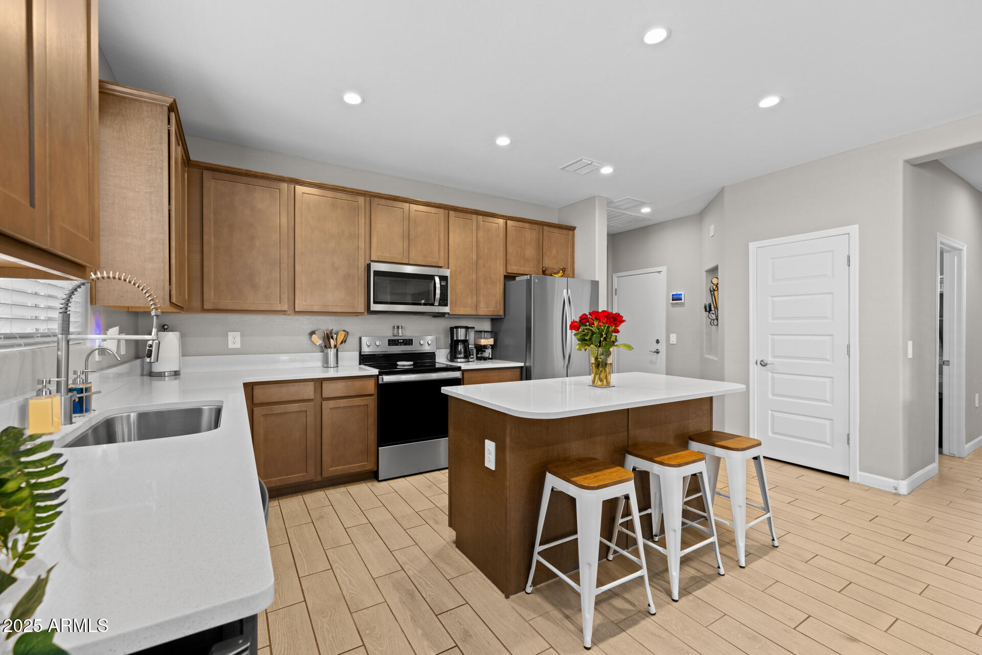 19031 W SHEFFER Avenue