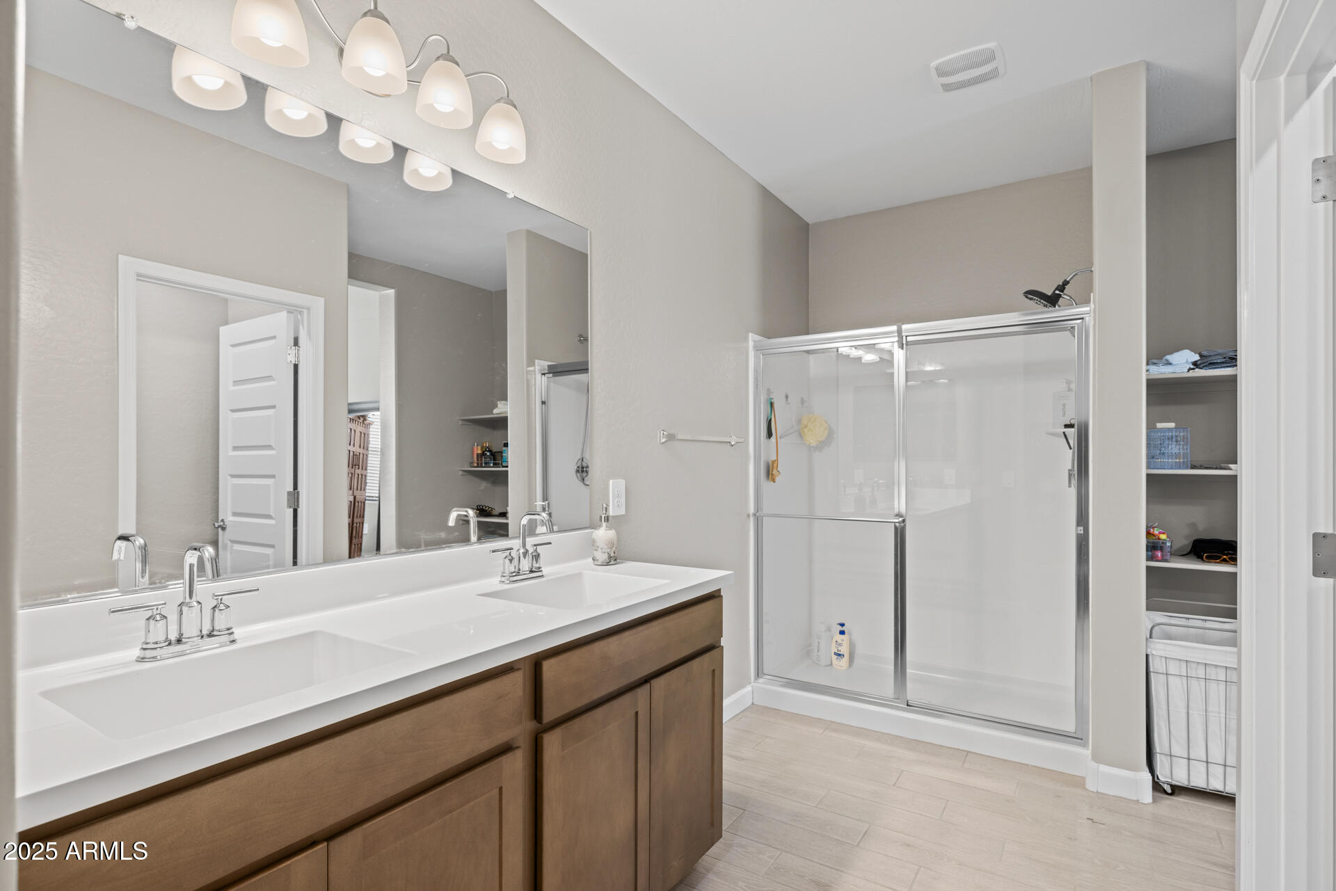 19031 W SHEFFER Avenue