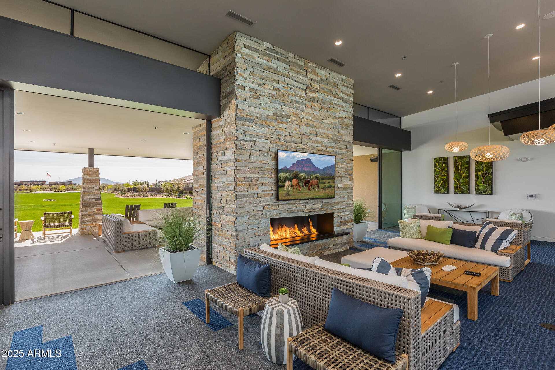 5451 S BENTON