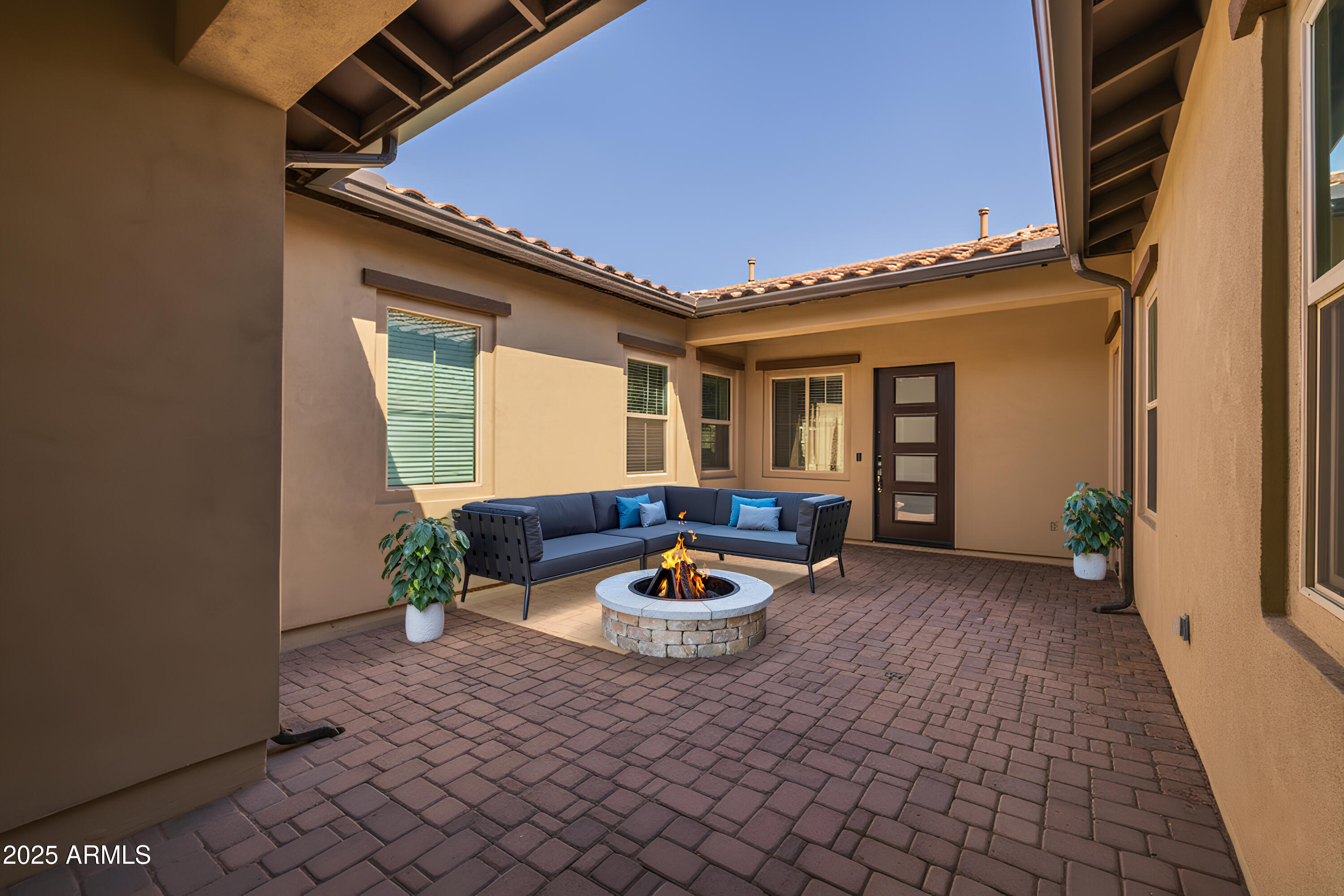 5451 S BENTON