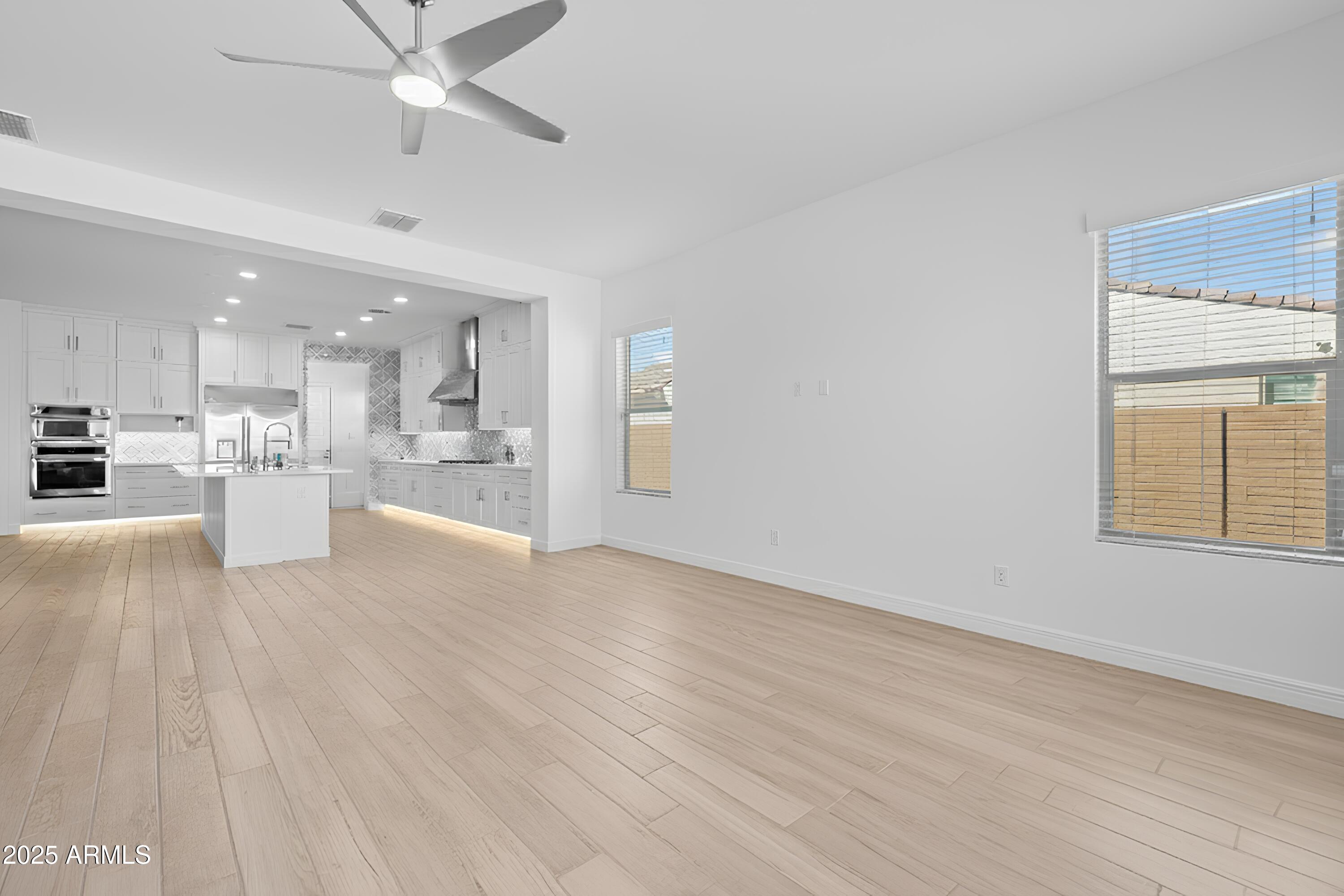 5451 S BENTON