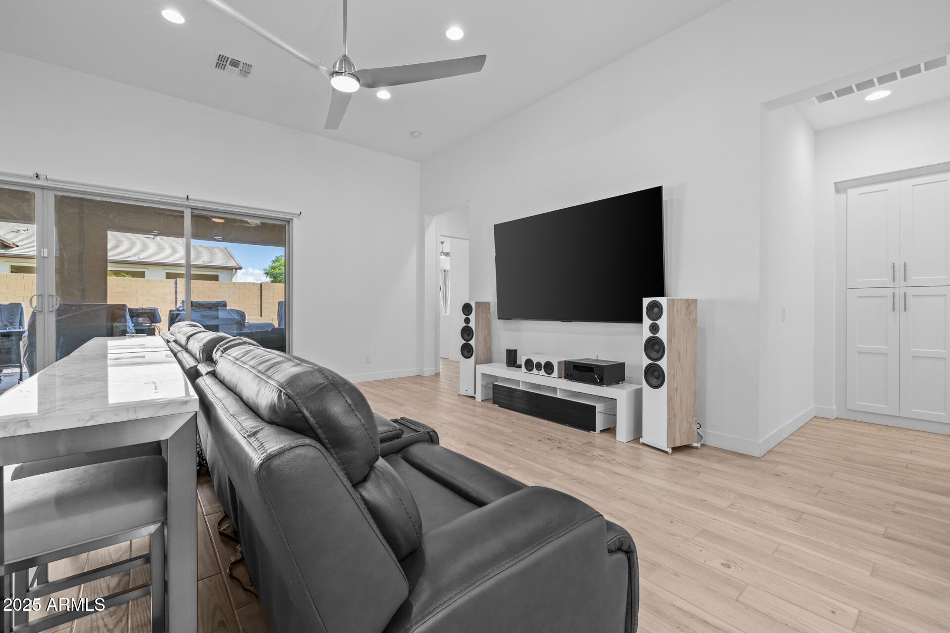 5451 S BENTON