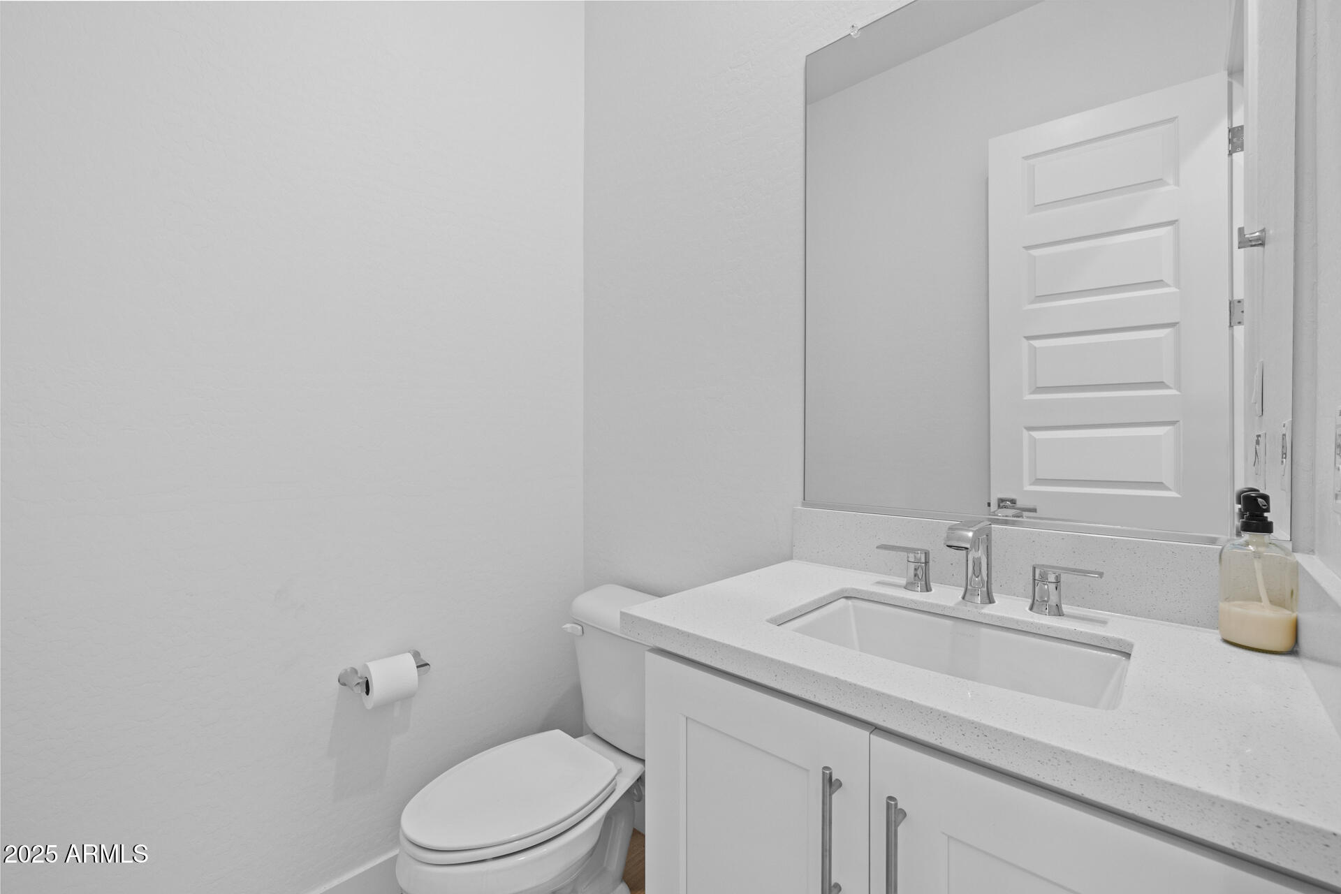 5451 S BENTON