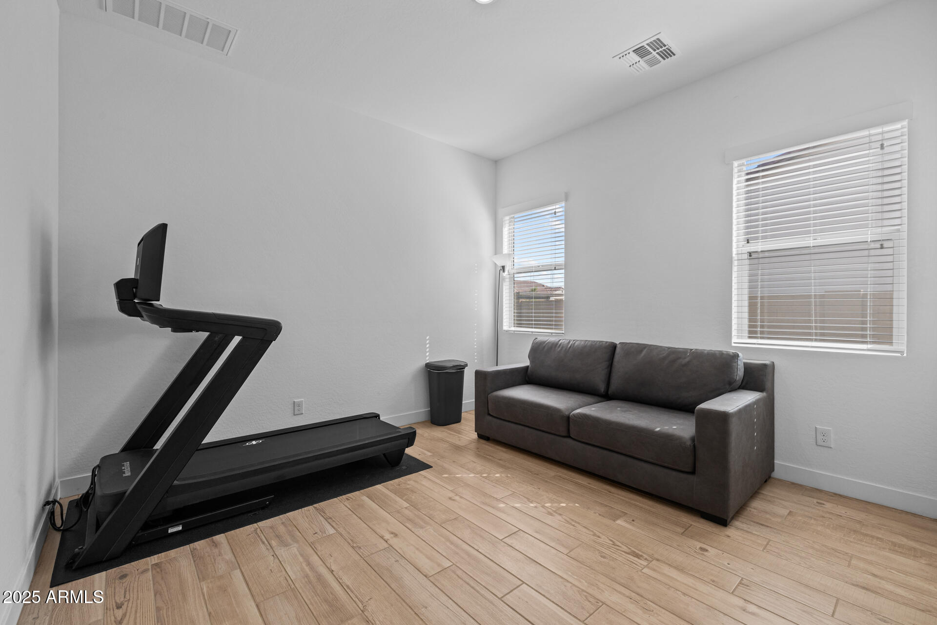 5451 S BENTON