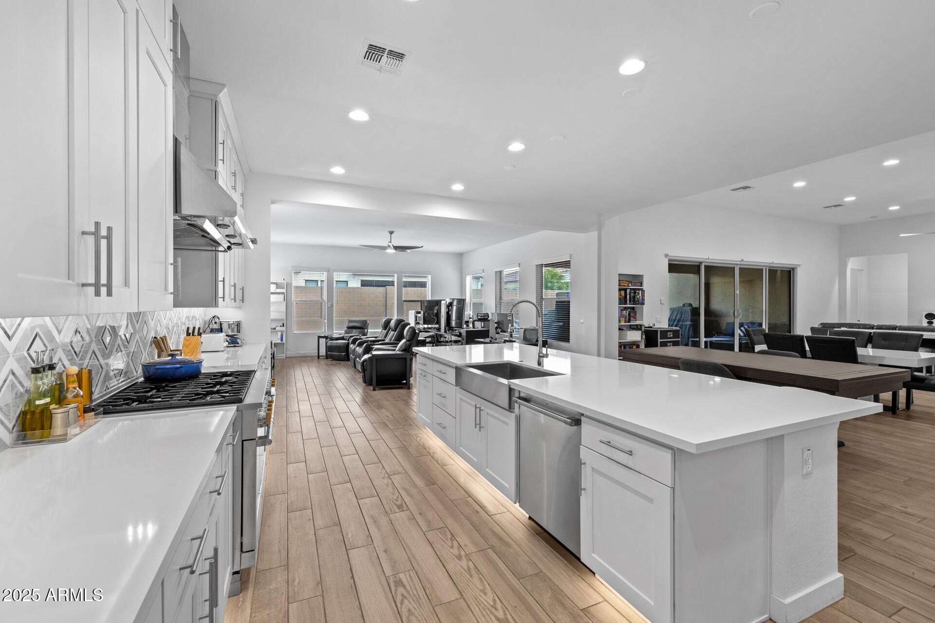 5451 S BENTON