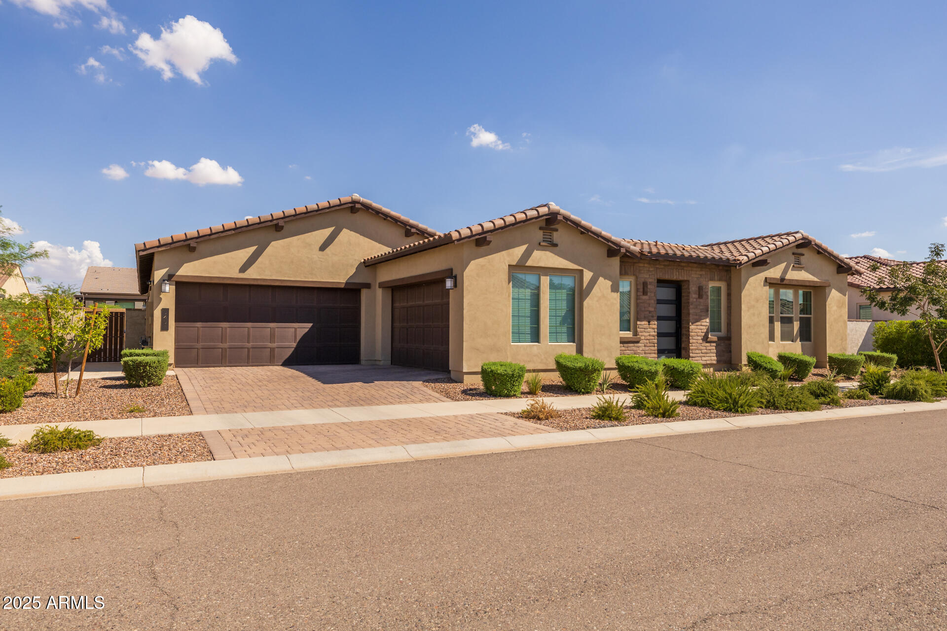 5451 S BENTON