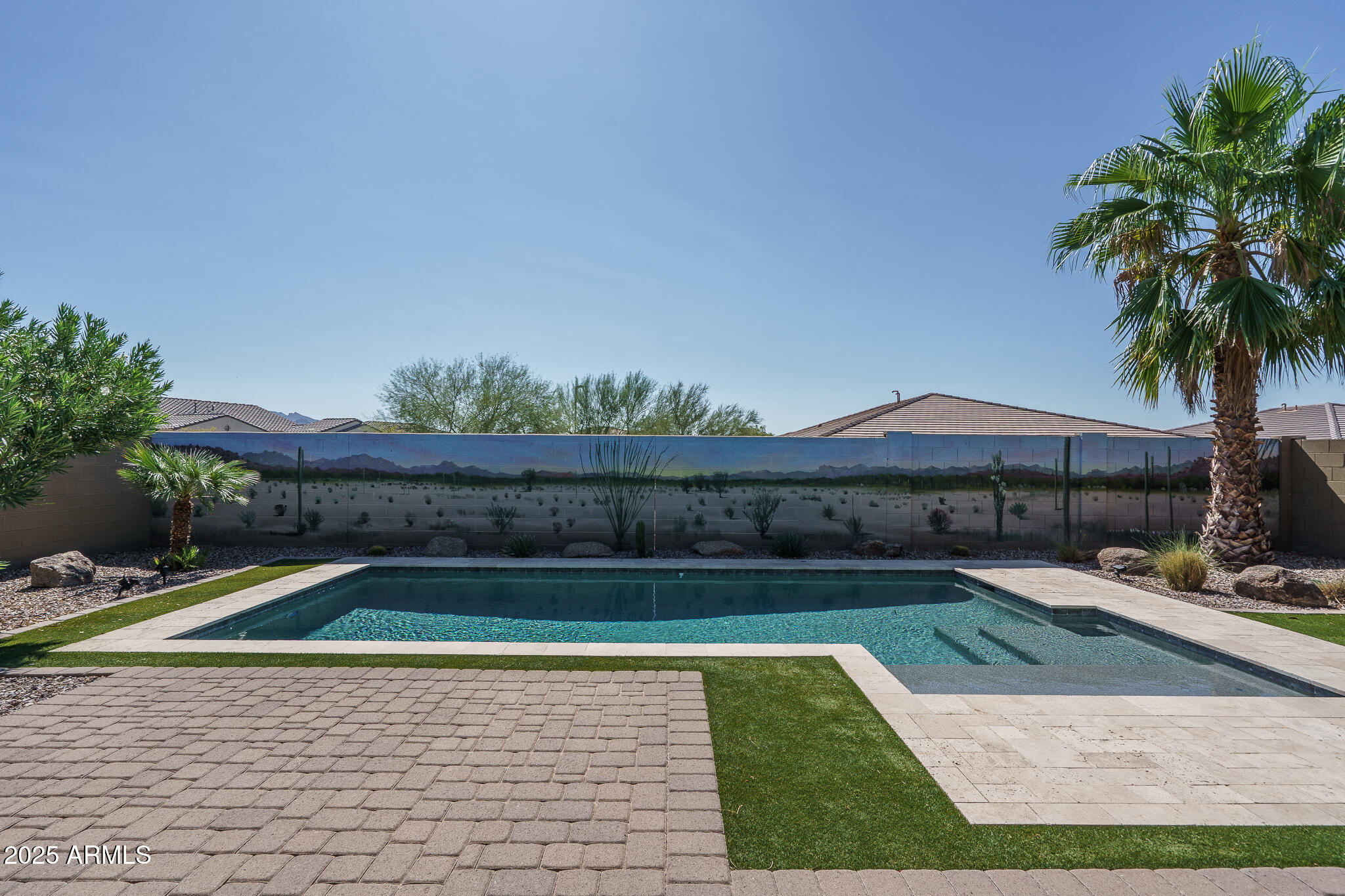 18215 W DESERT SAGE Drive