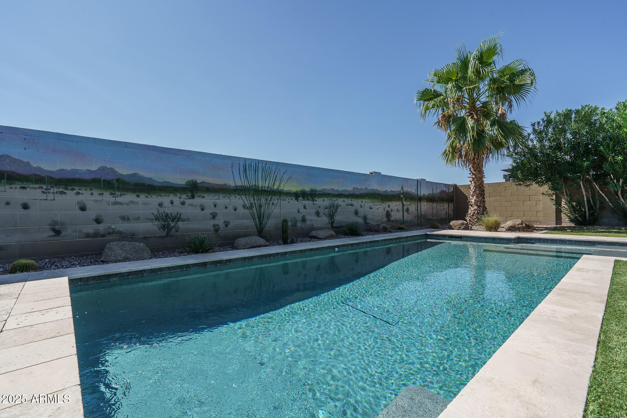 18215 W DESERT SAGE Drive