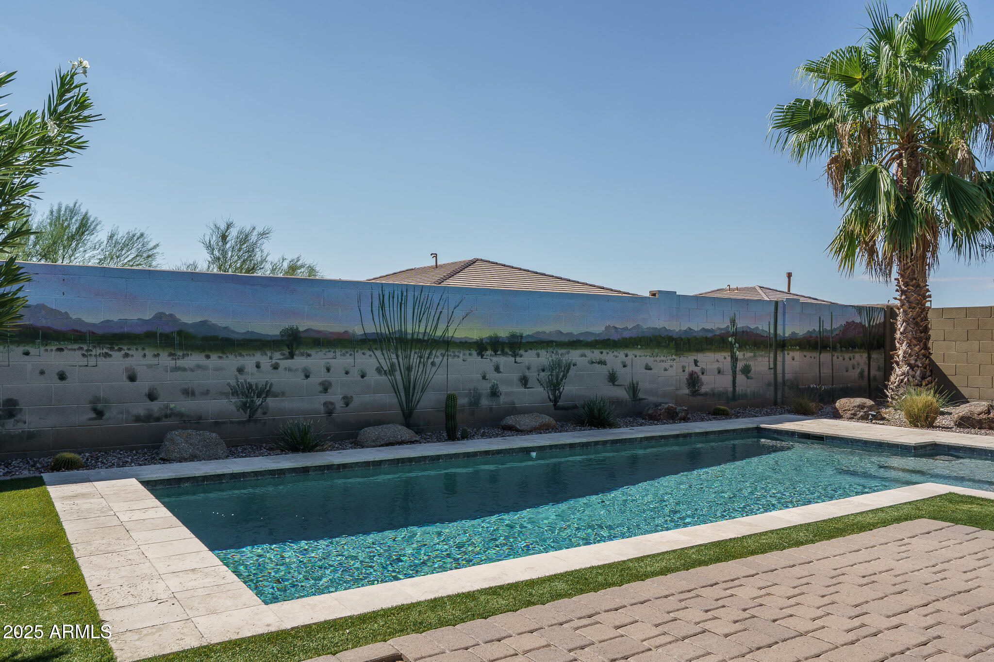 18215 W DESERT SAGE Drive