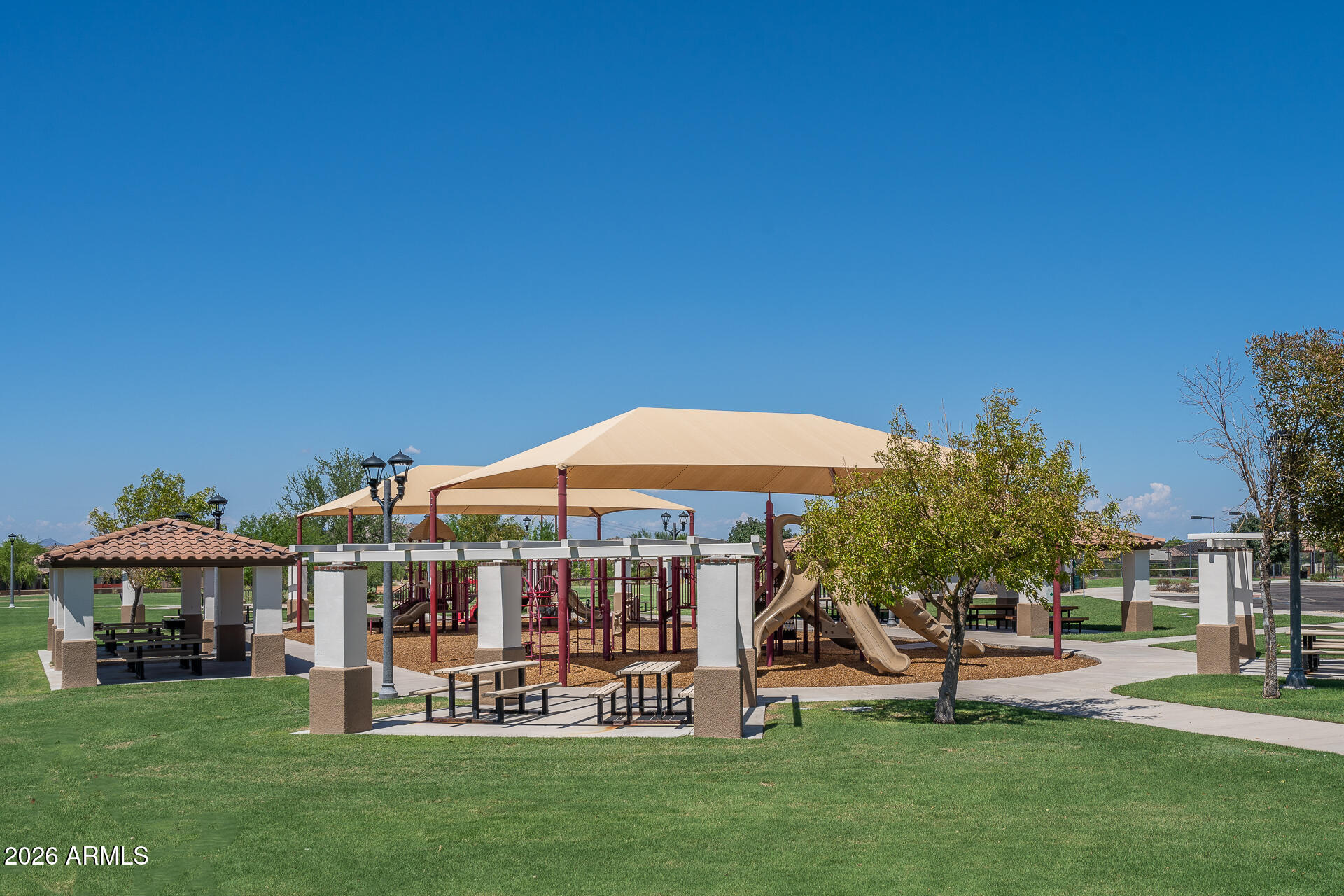 18215 W DESERT SAGE Drive