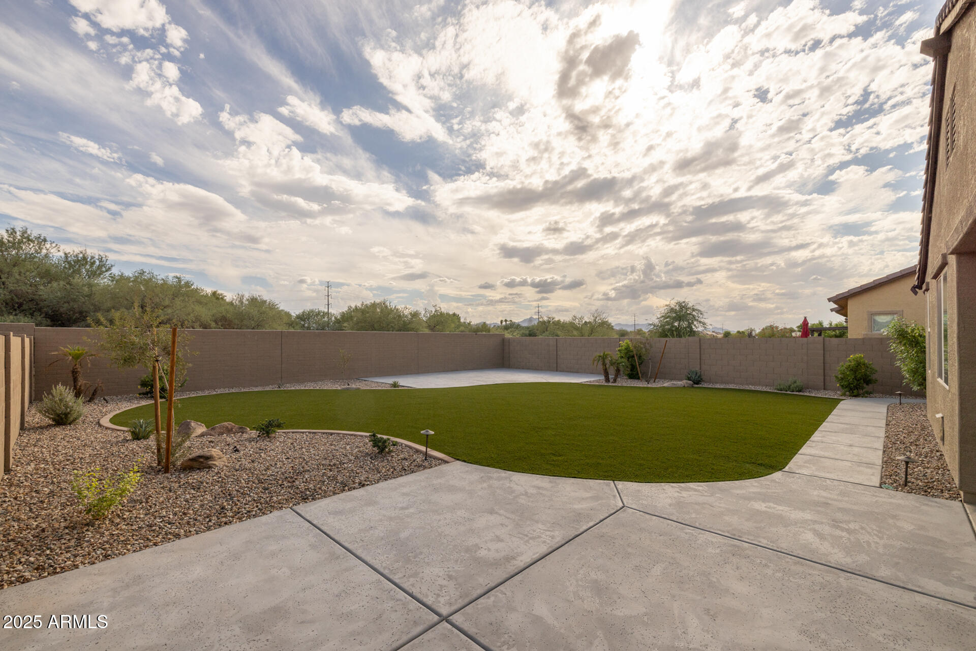 2803 W POLLACK Street