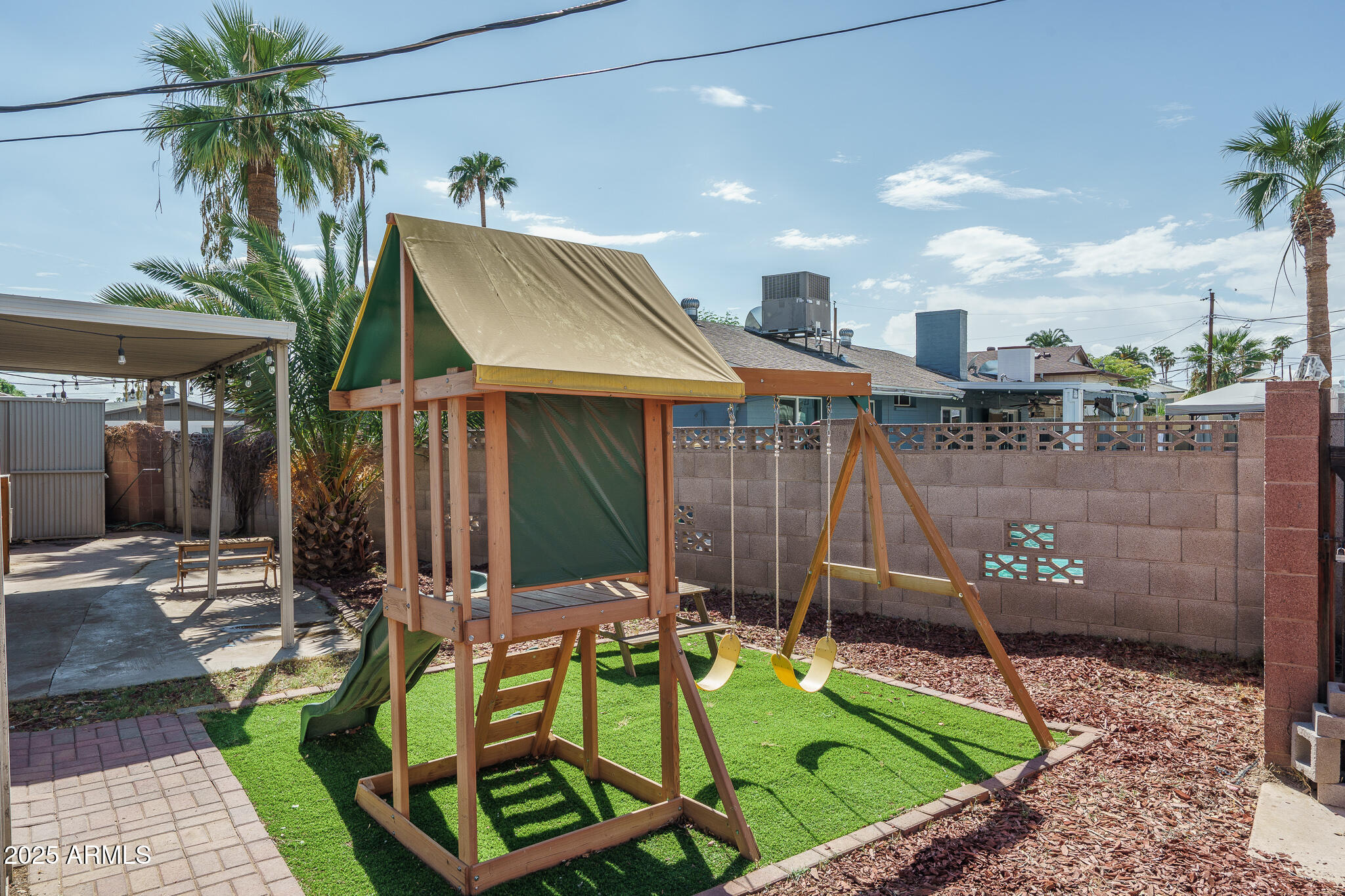 4010 W SOLANO Drive N