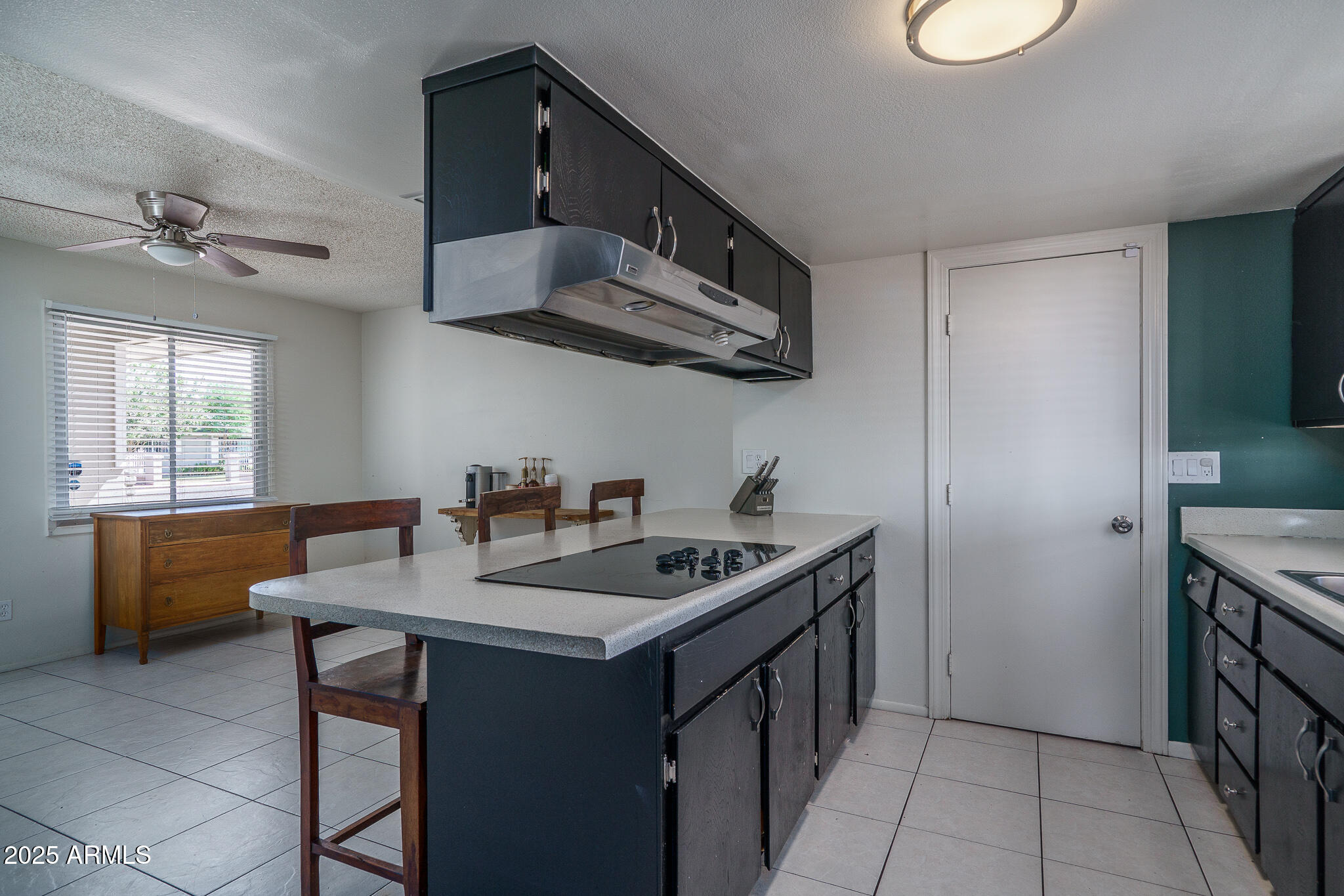 4010 W SOLANO Drive N