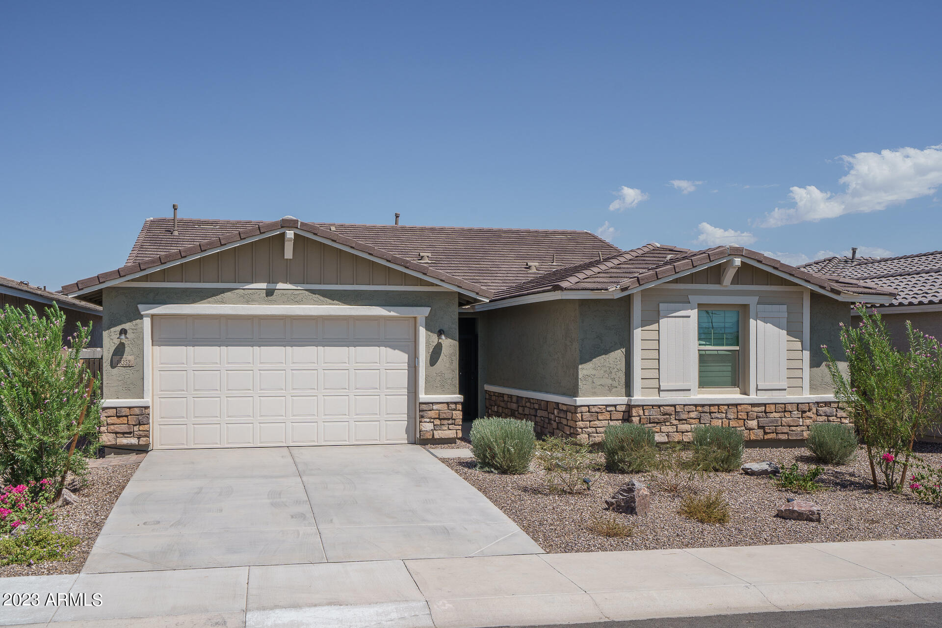 18352 W MEDLOCK Drive