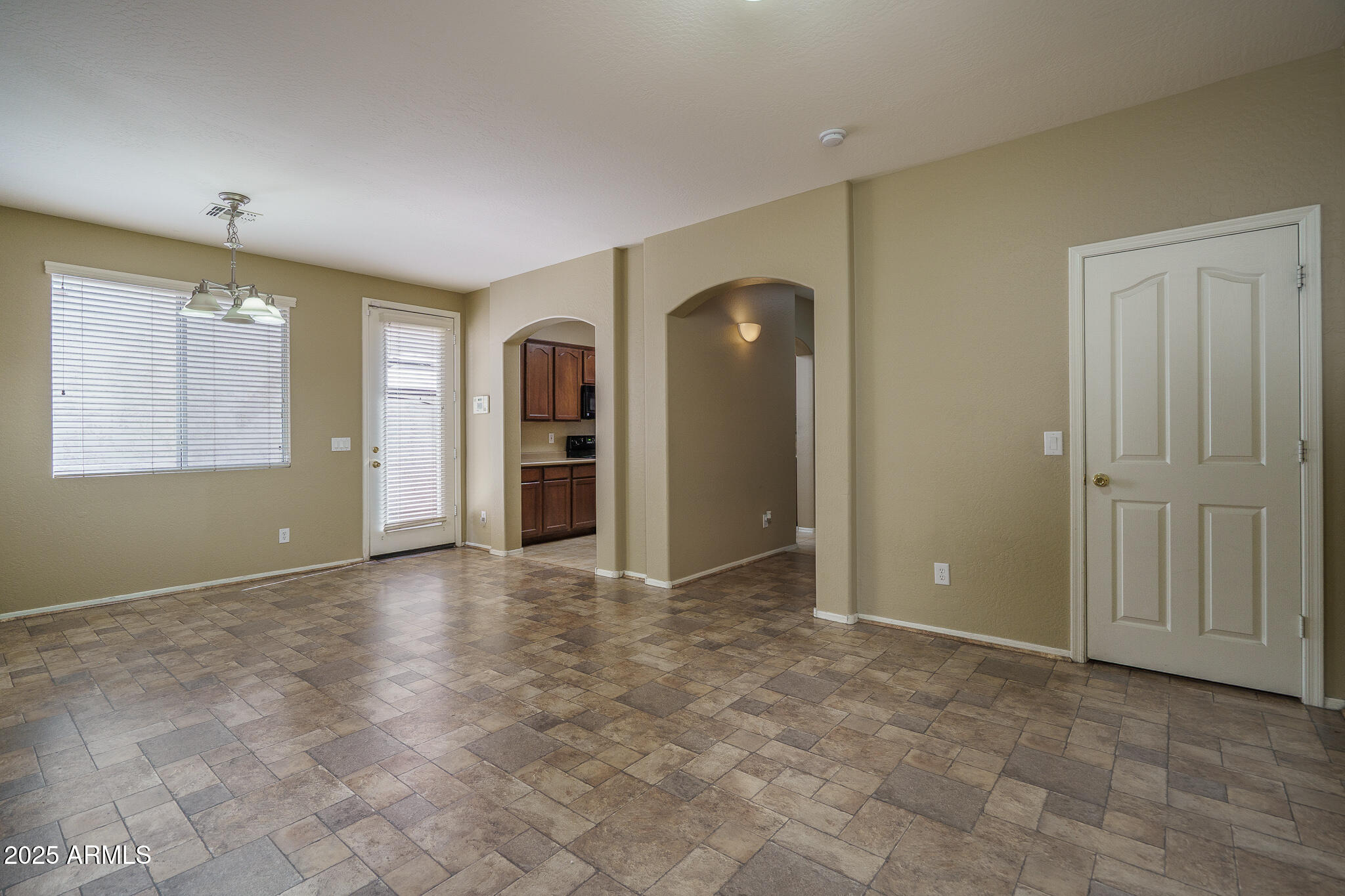 10032 W KINGMAN Street