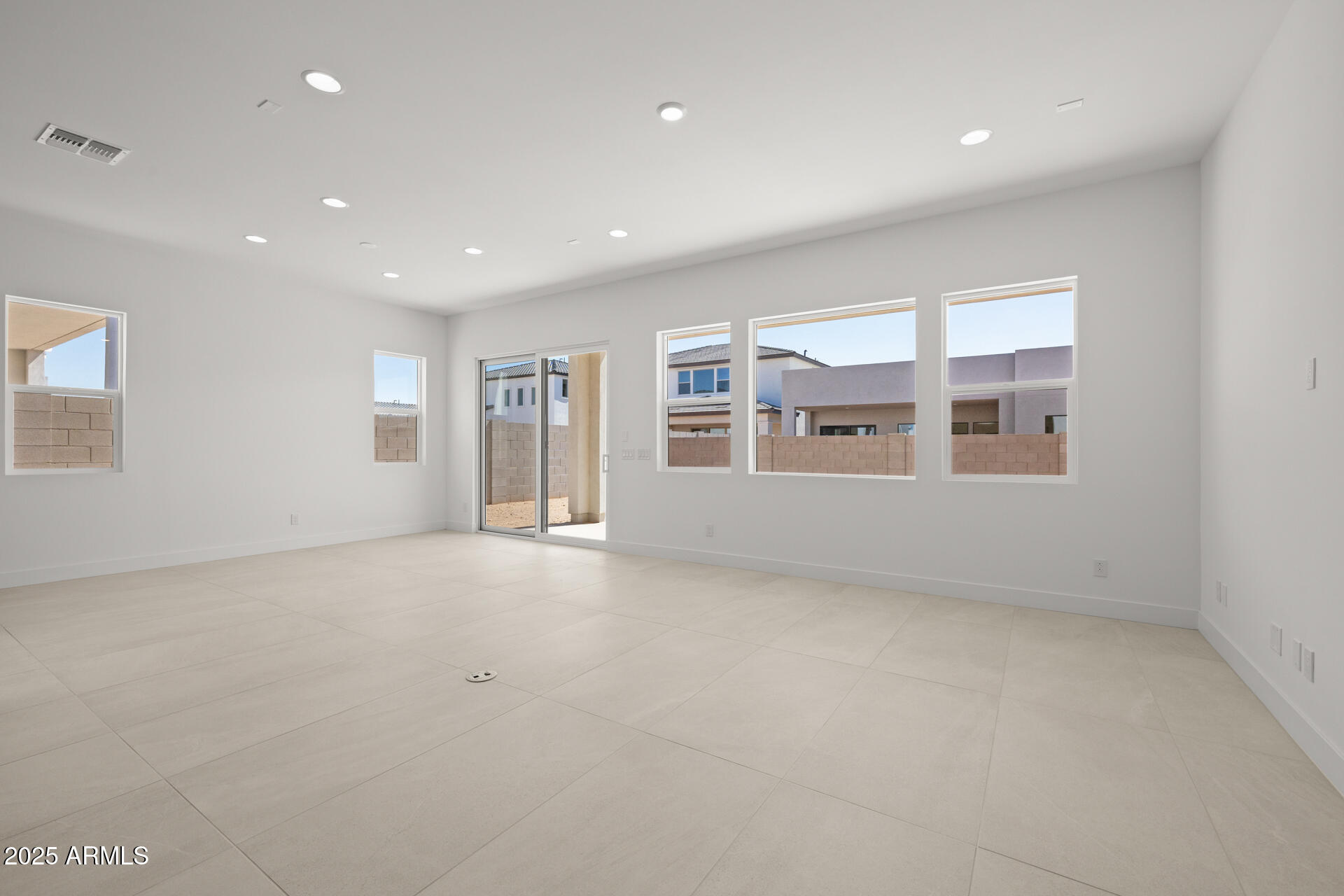 10321 E UTAH Avenue