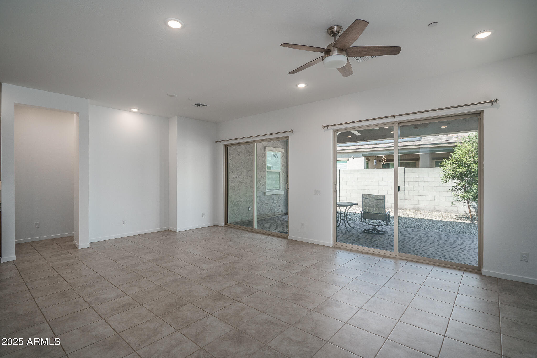 14084 W DESERT FLOWER Drive