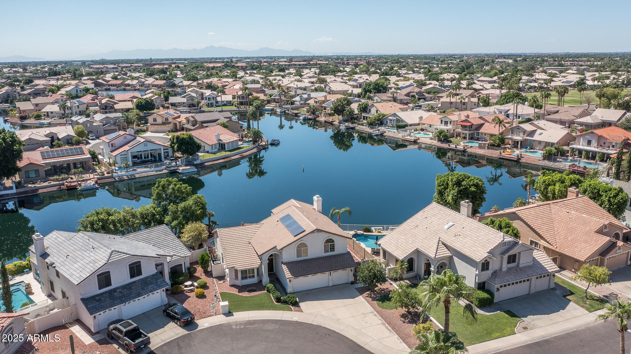 5561 W ROSE GARDEN Lane