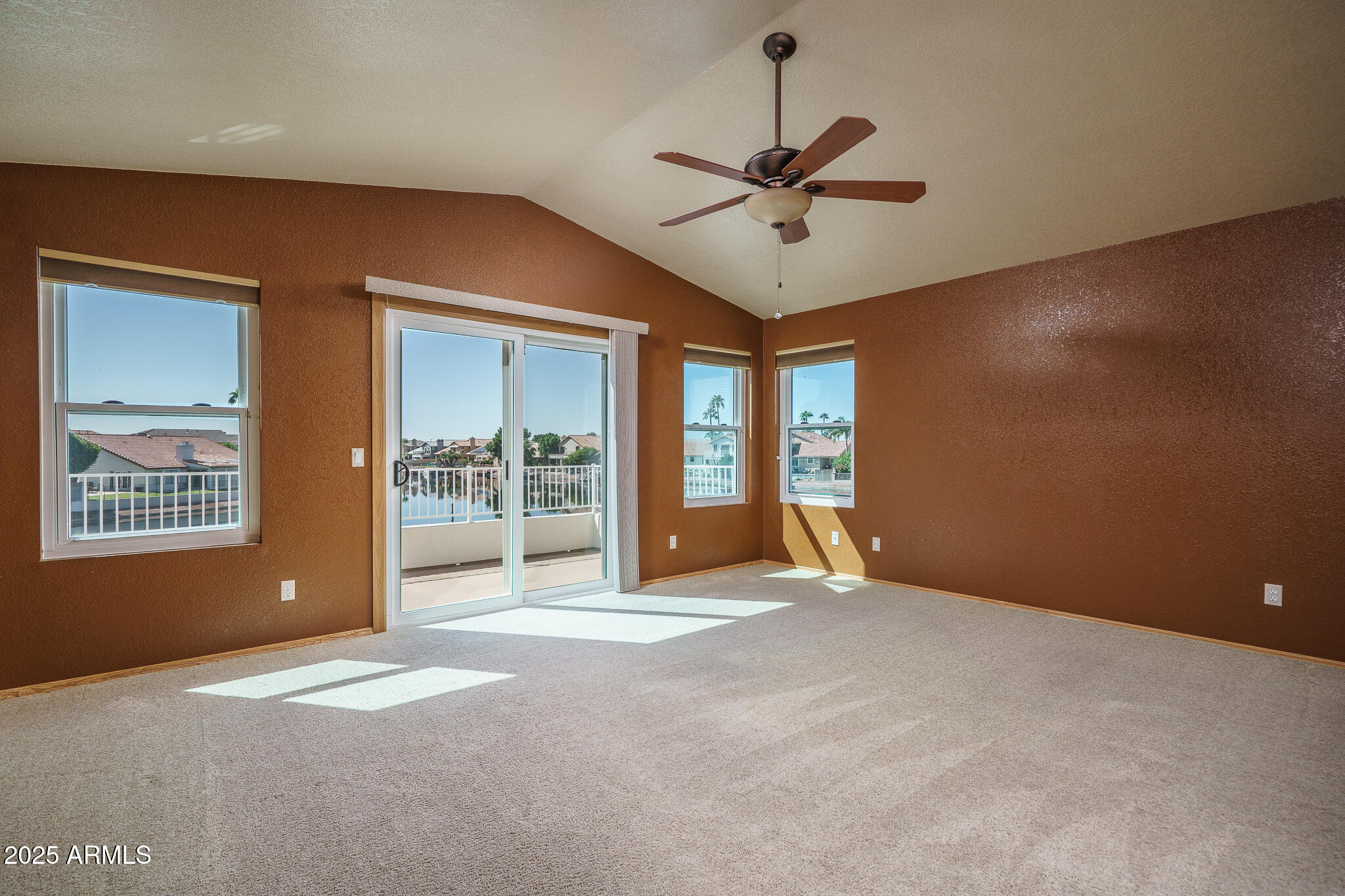 5561 W ROSE GARDEN Lane