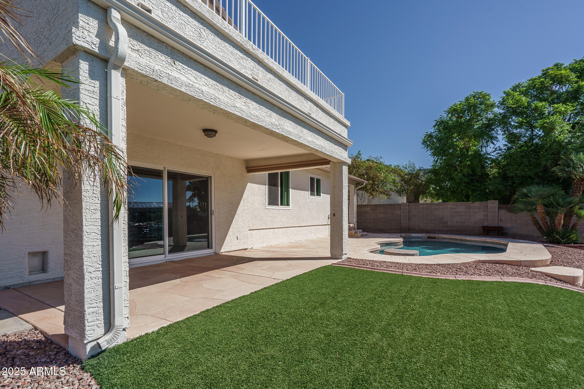 5561 W ROSE GARDEN Lane