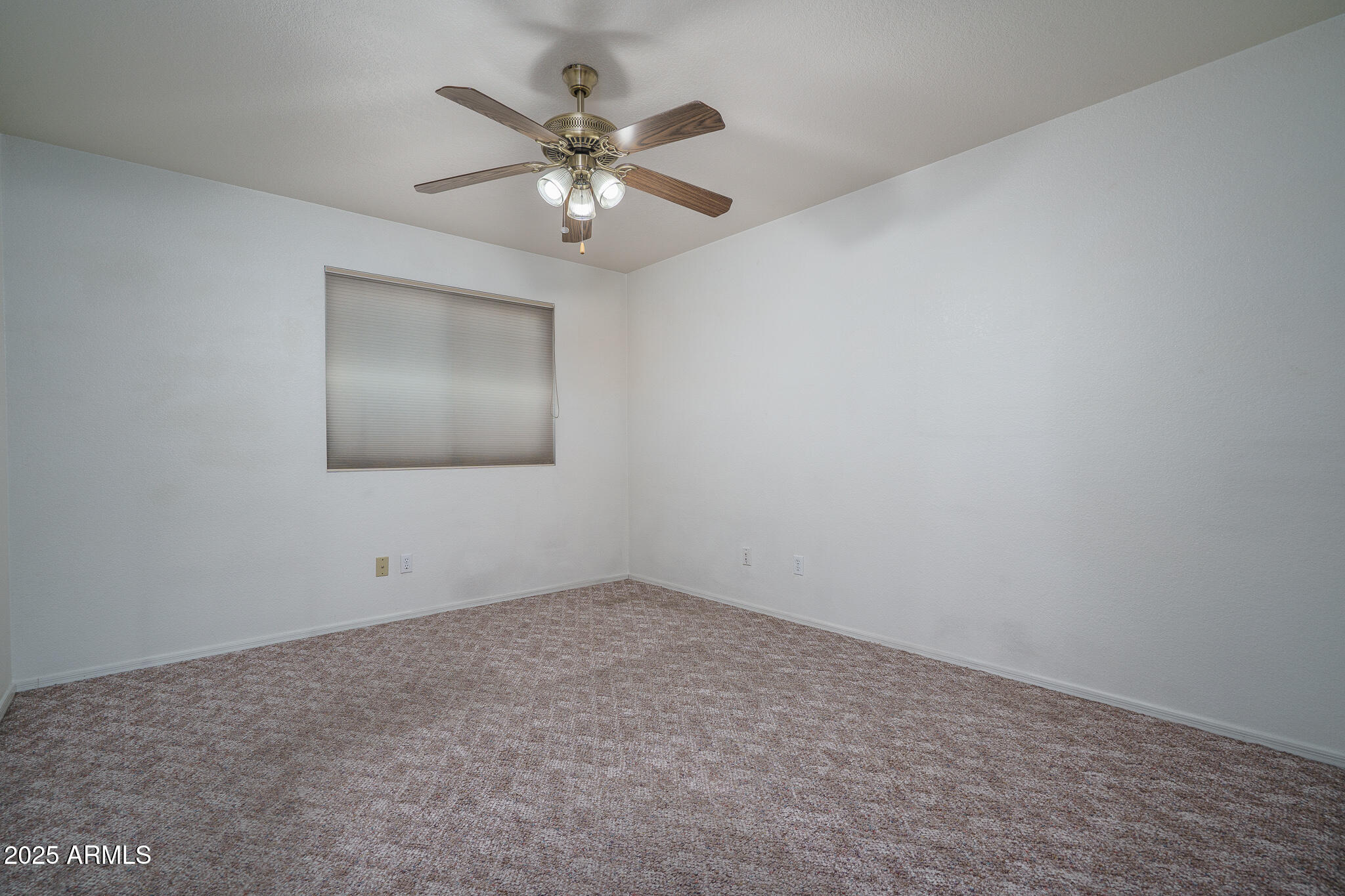 5561 W ROSE GARDEN Lane
