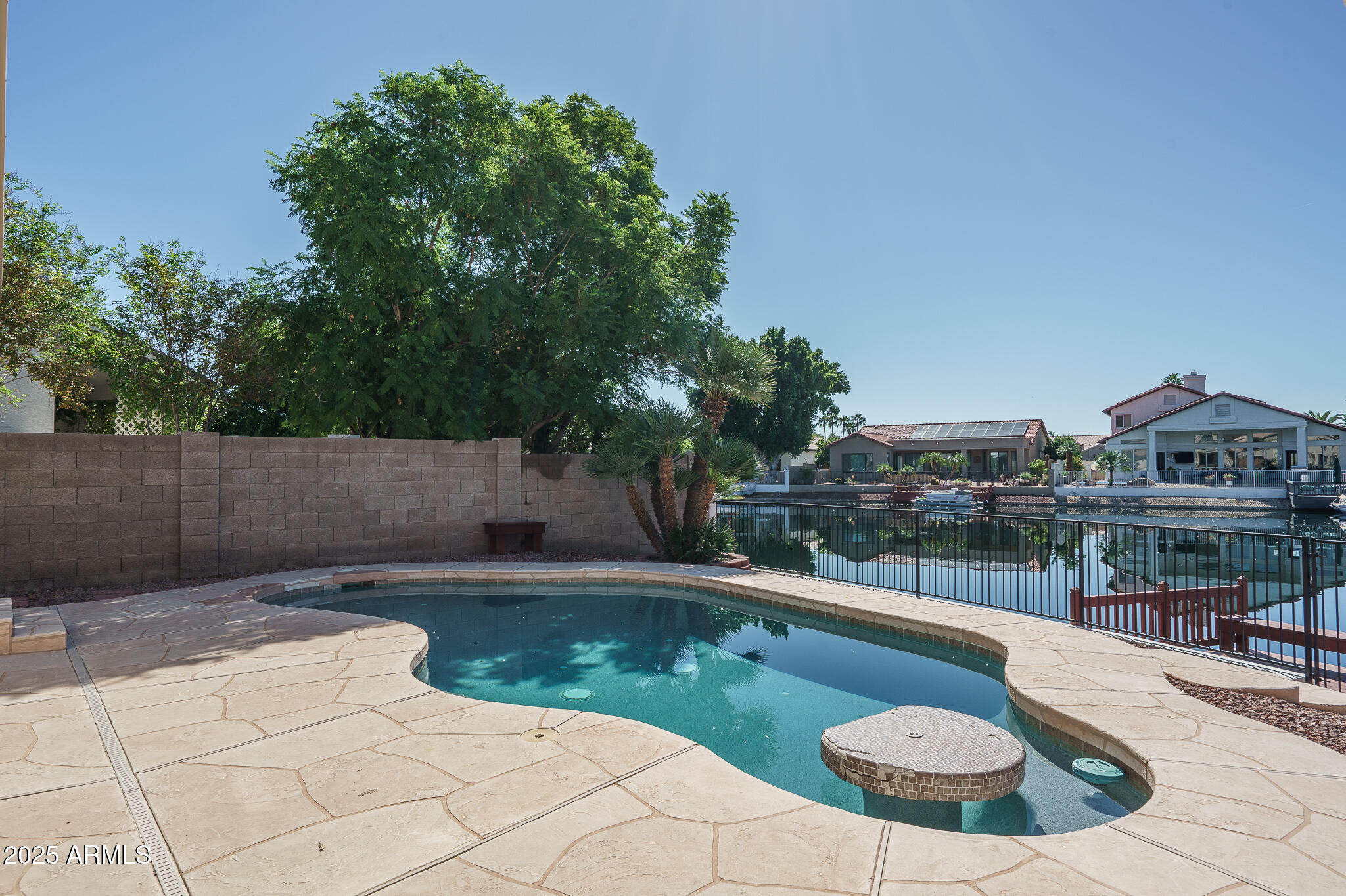 5561 W ROSE GARDEN Lane