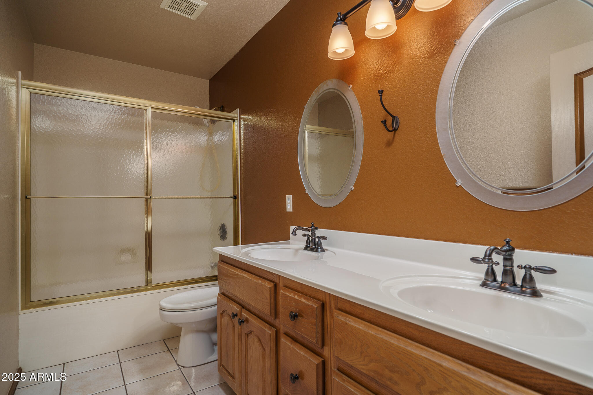 5561 W ROSE GARDEN Lane
