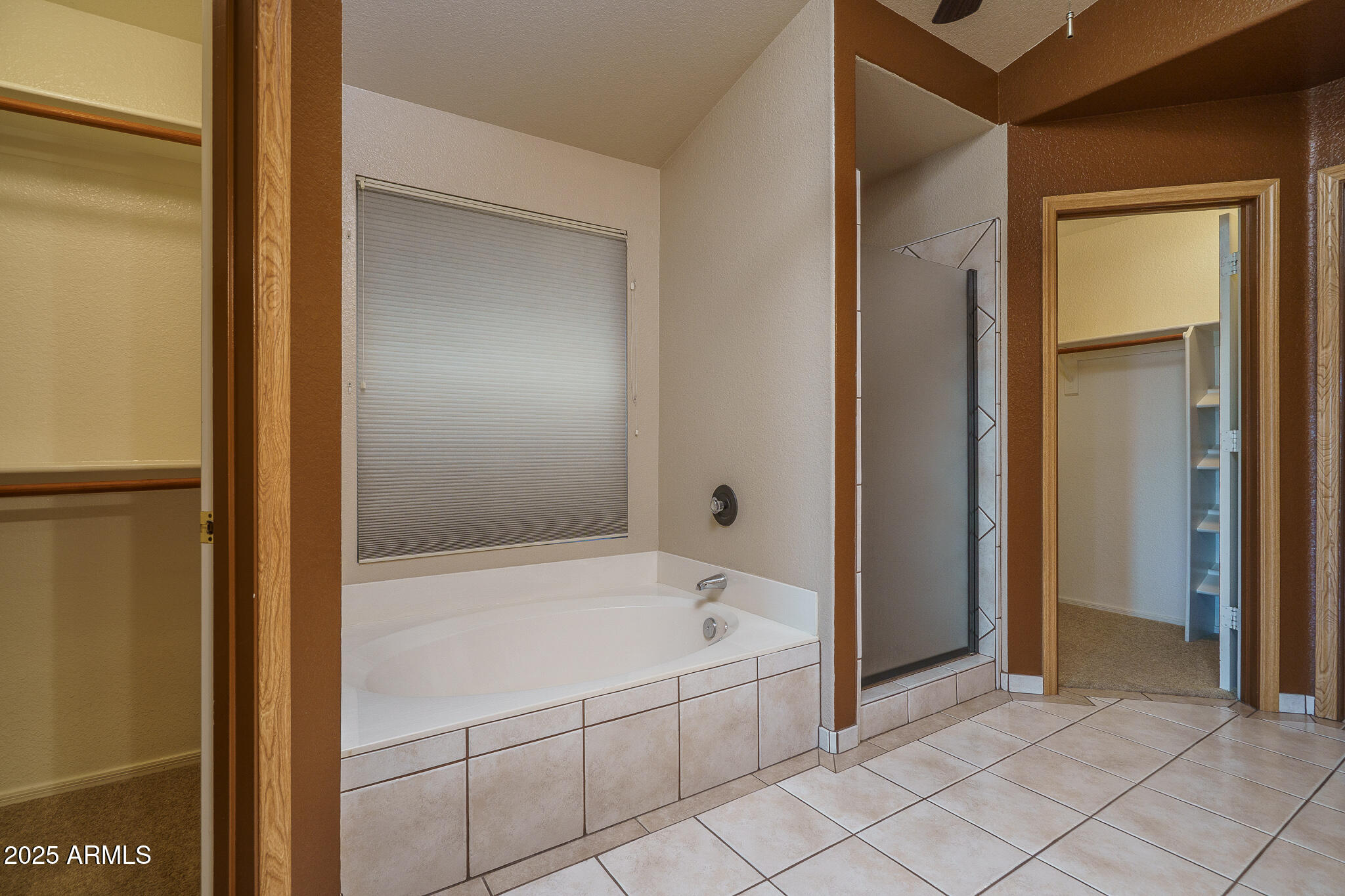 5561 W ROSE GARDEN Lane