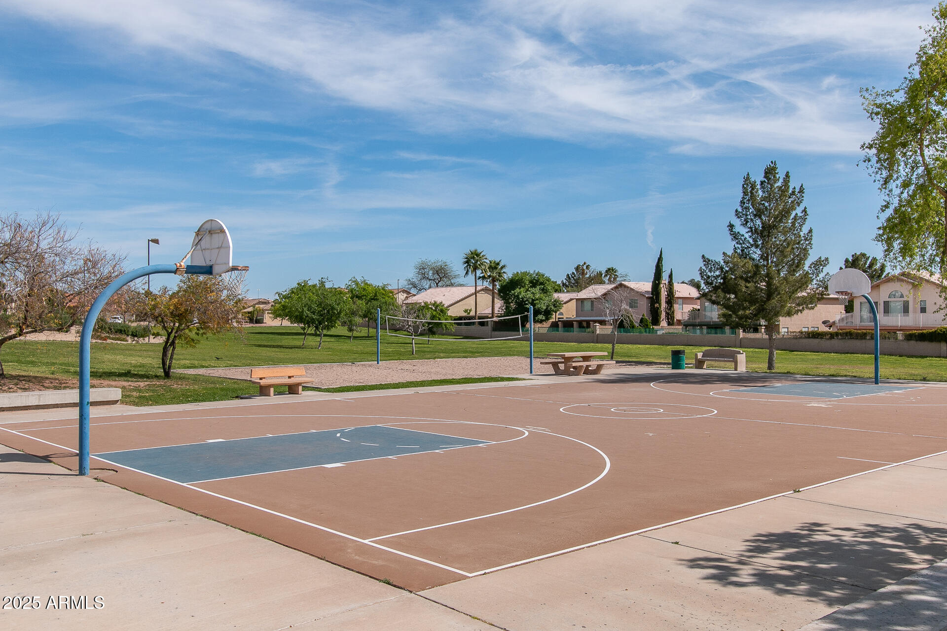 5561 W ROSE GARDEN Lane