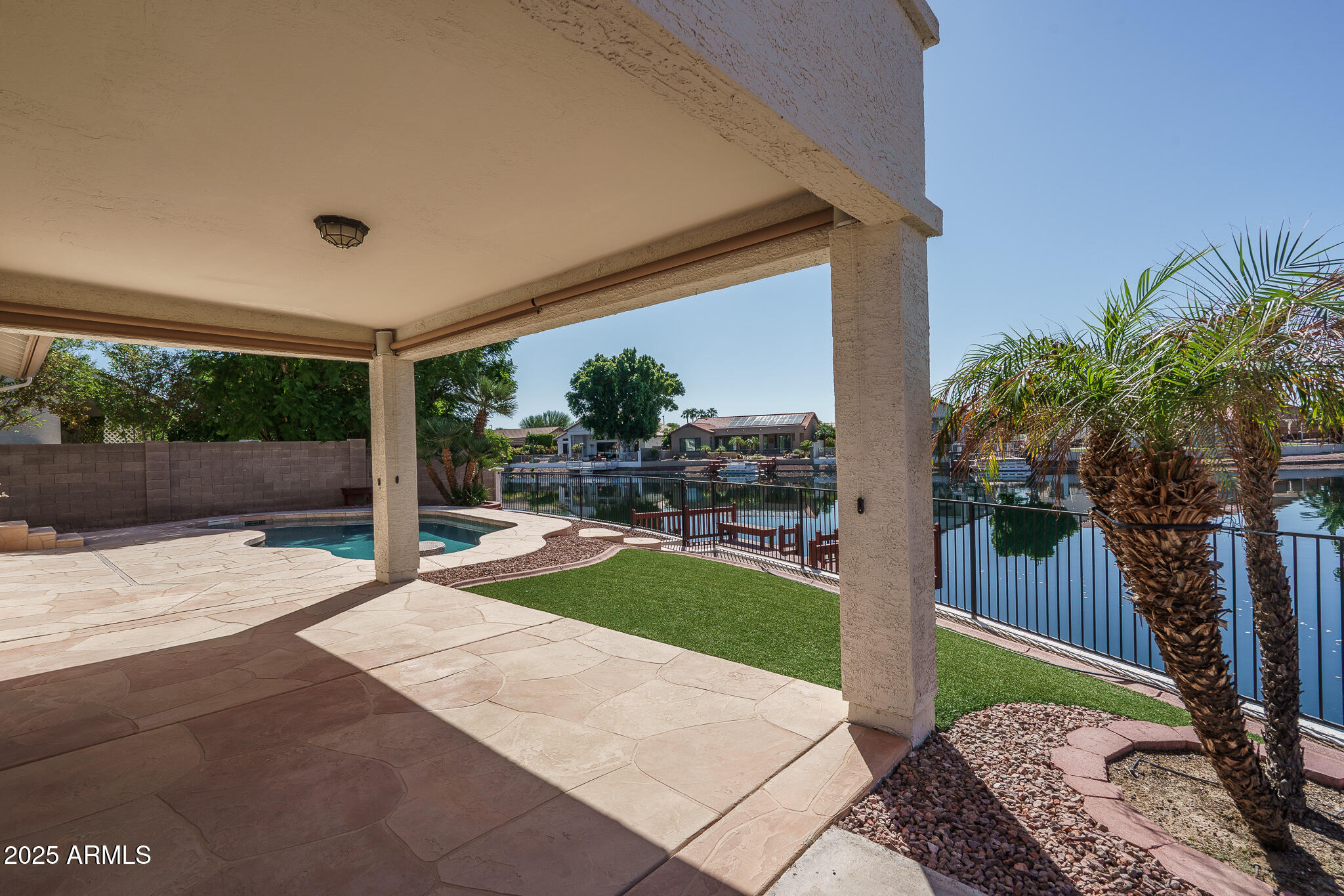 5561 W ROSE GARDEN Lane