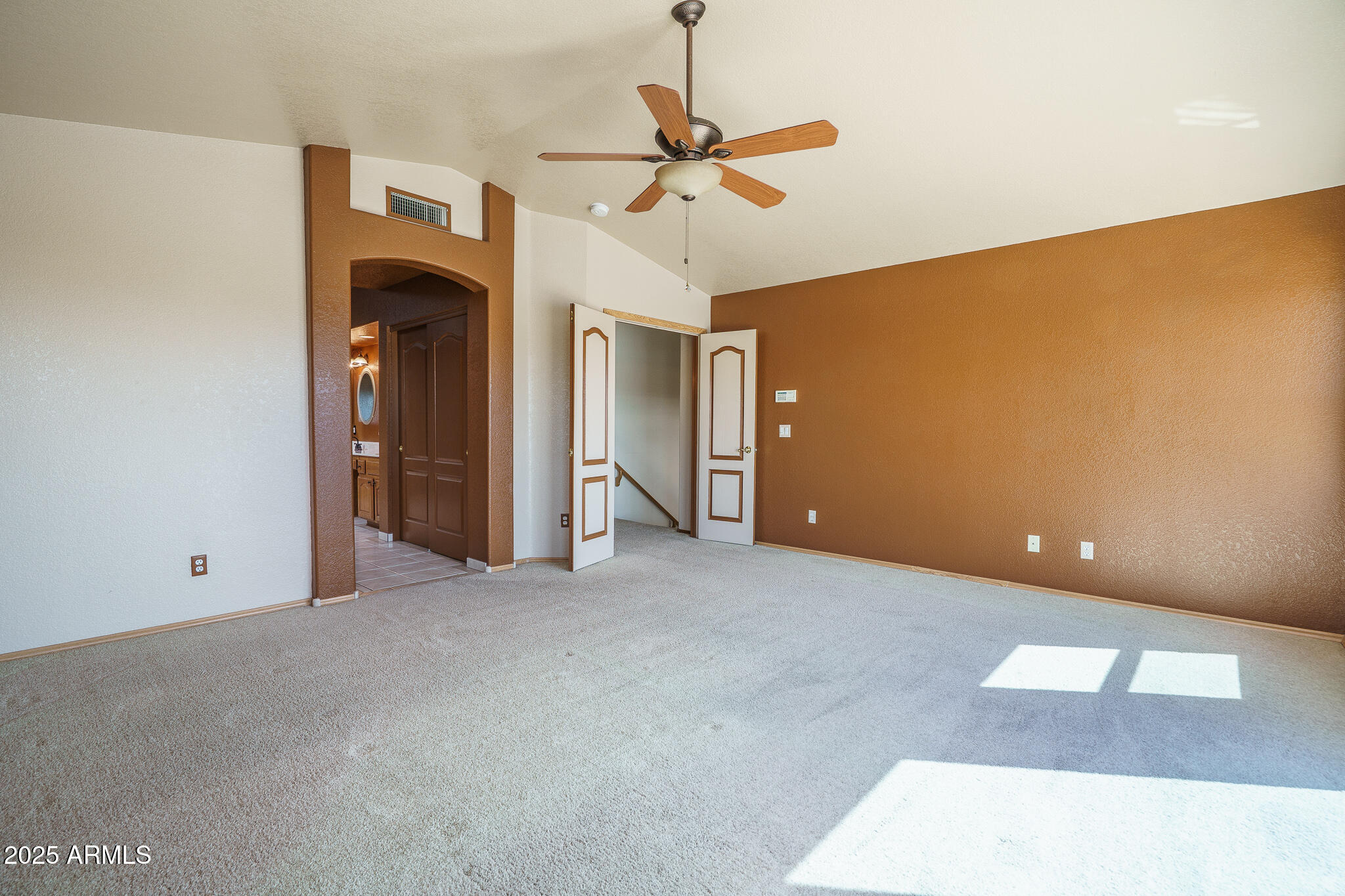 5561 W ROSE GARDEN Lane
