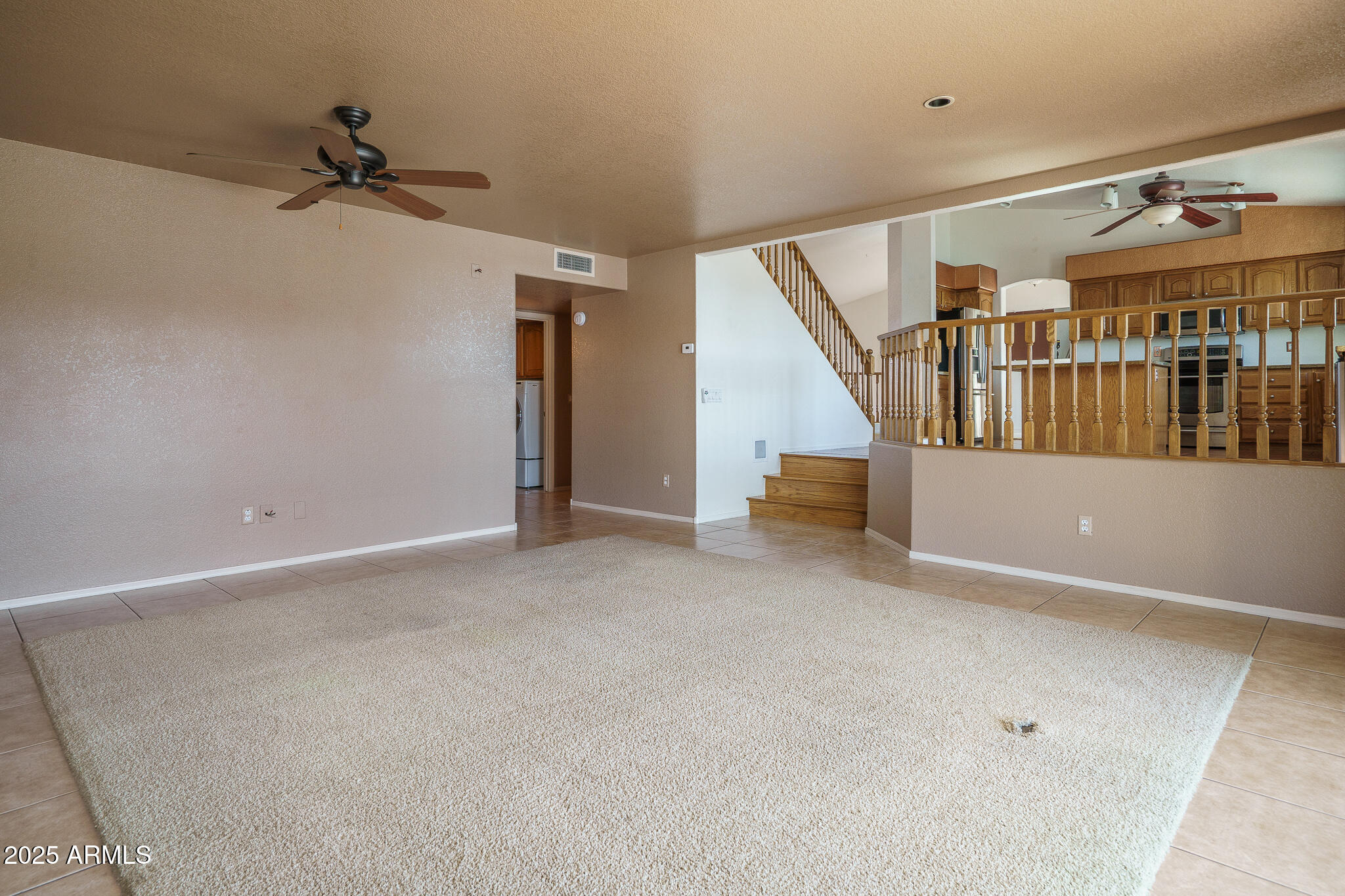 5561 W ROSE GARDEN Lane