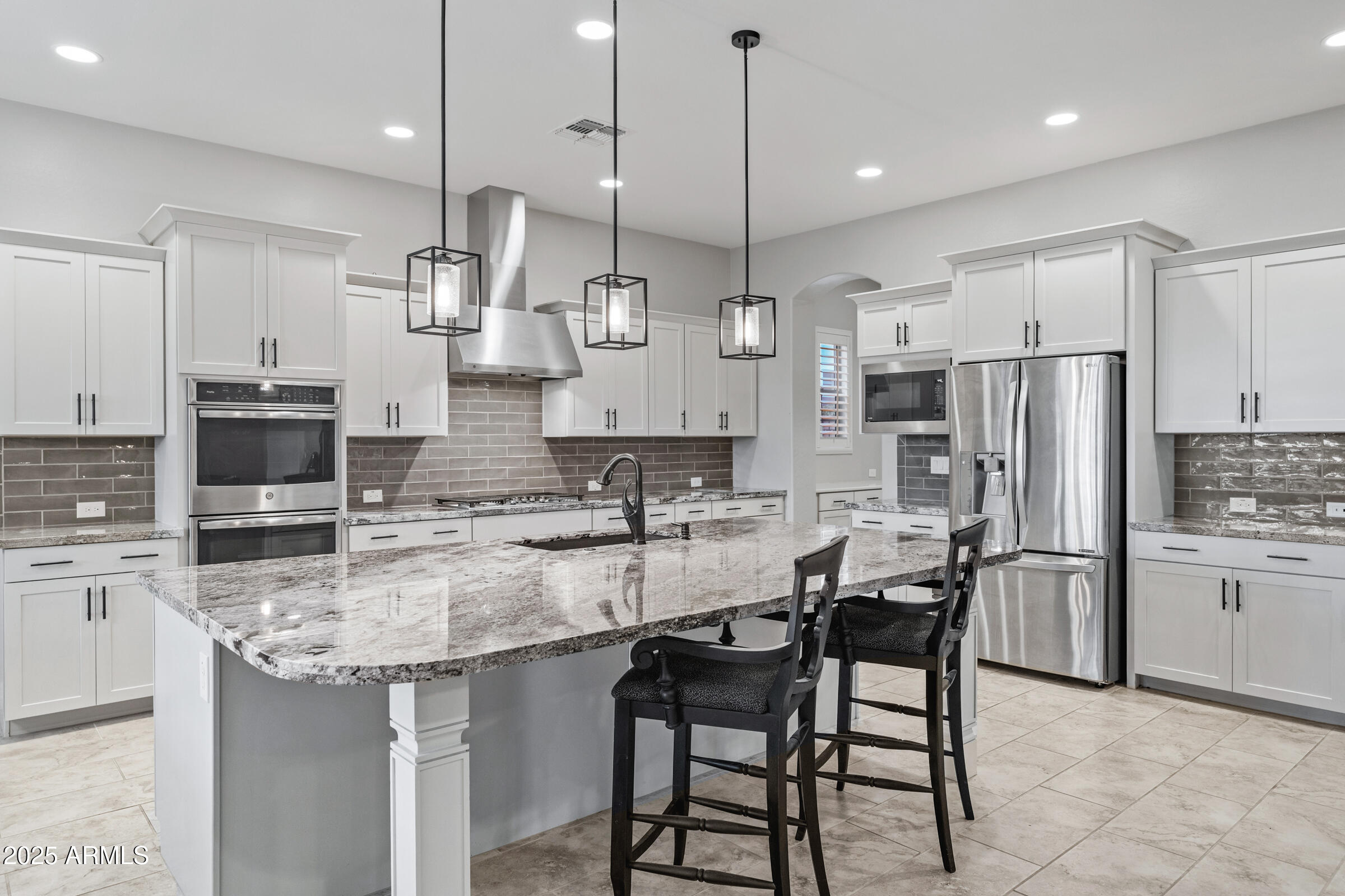 20947 W MARIPOSA Street