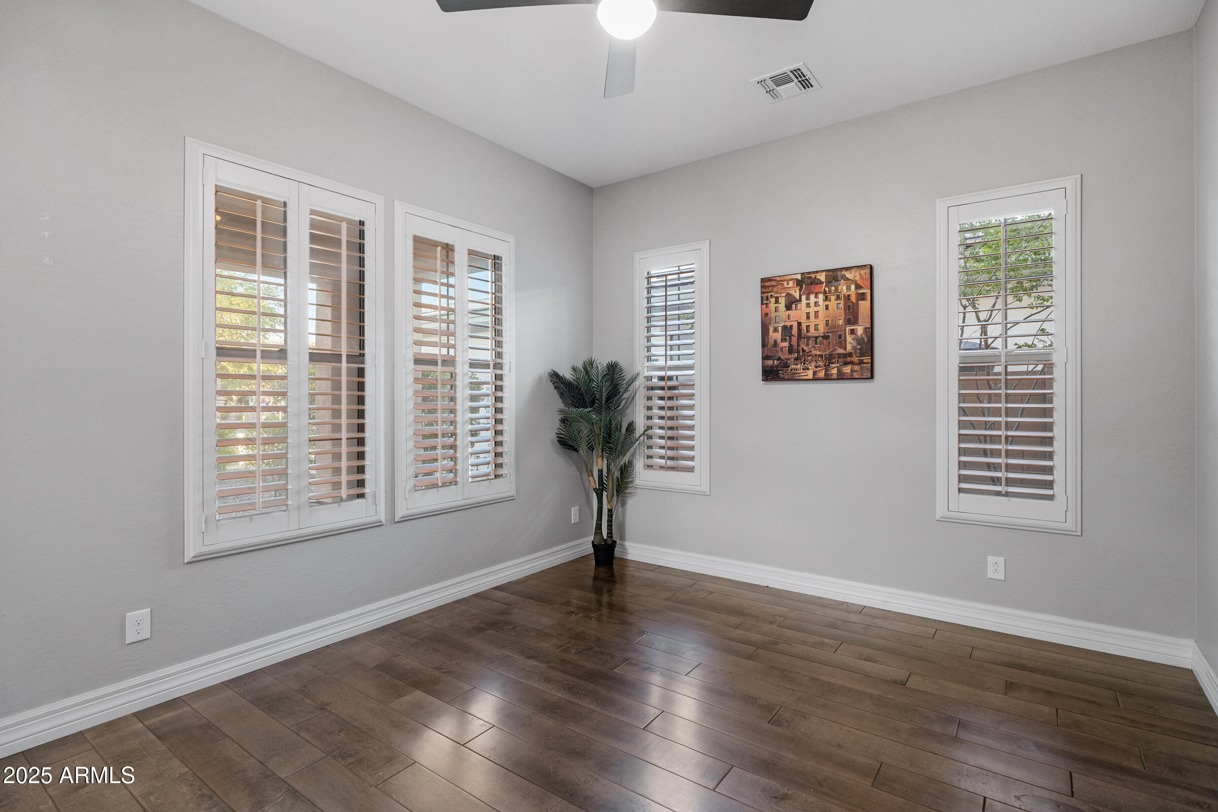 20947 W MARIPOSA Street