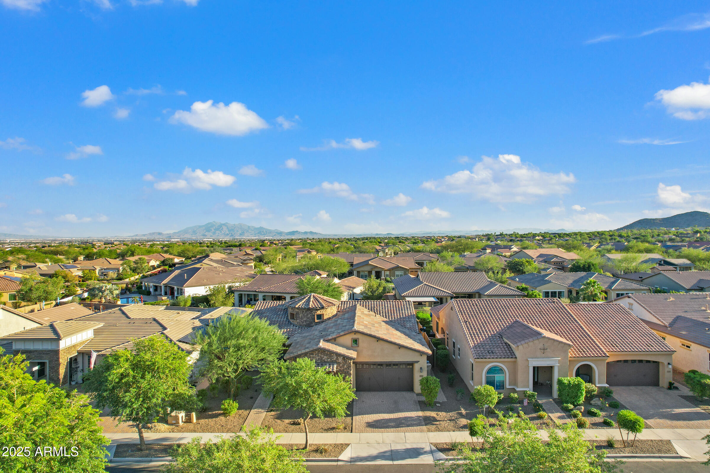 20947 W MARIPOSA Street