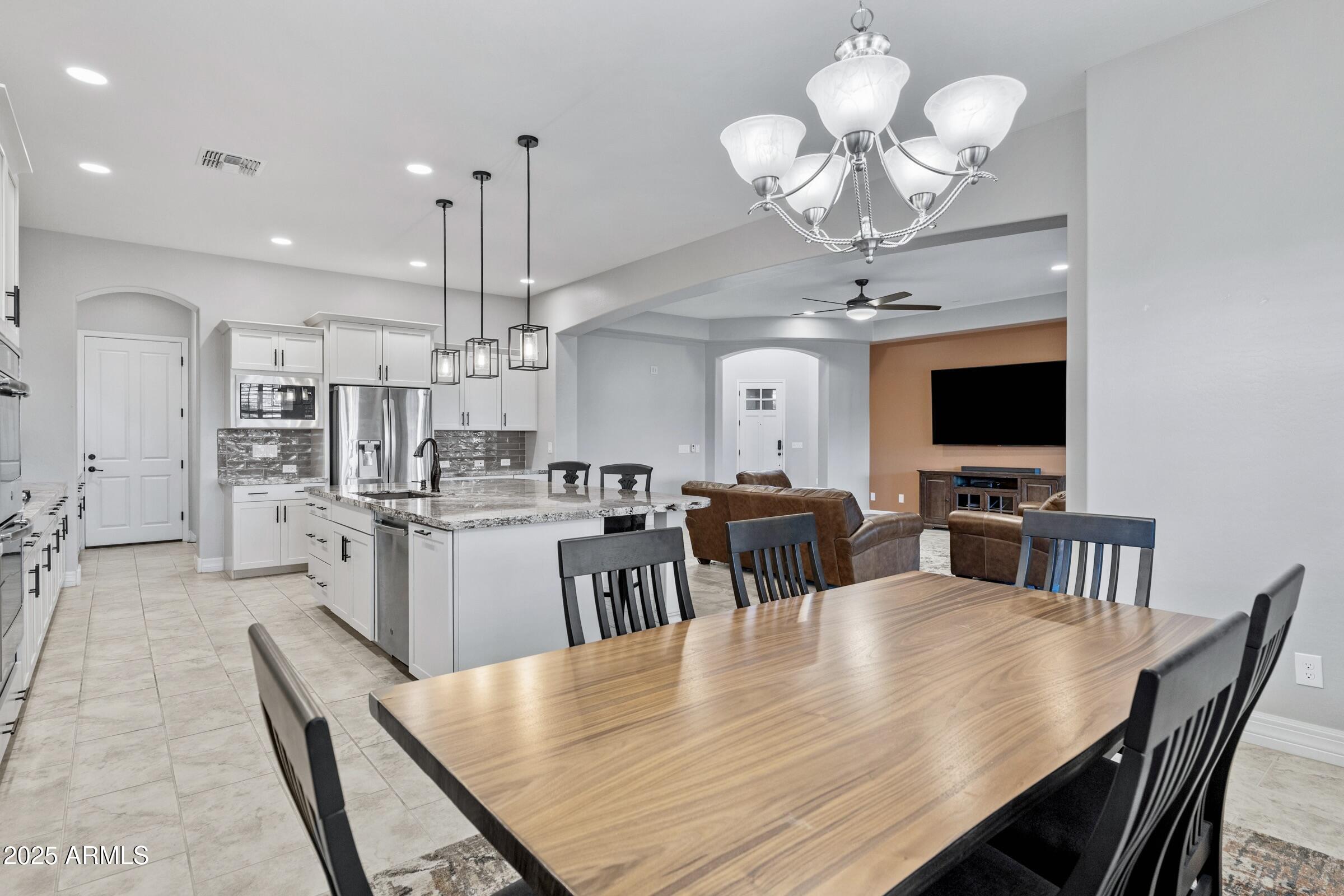 20947 W MARIPOSA Street