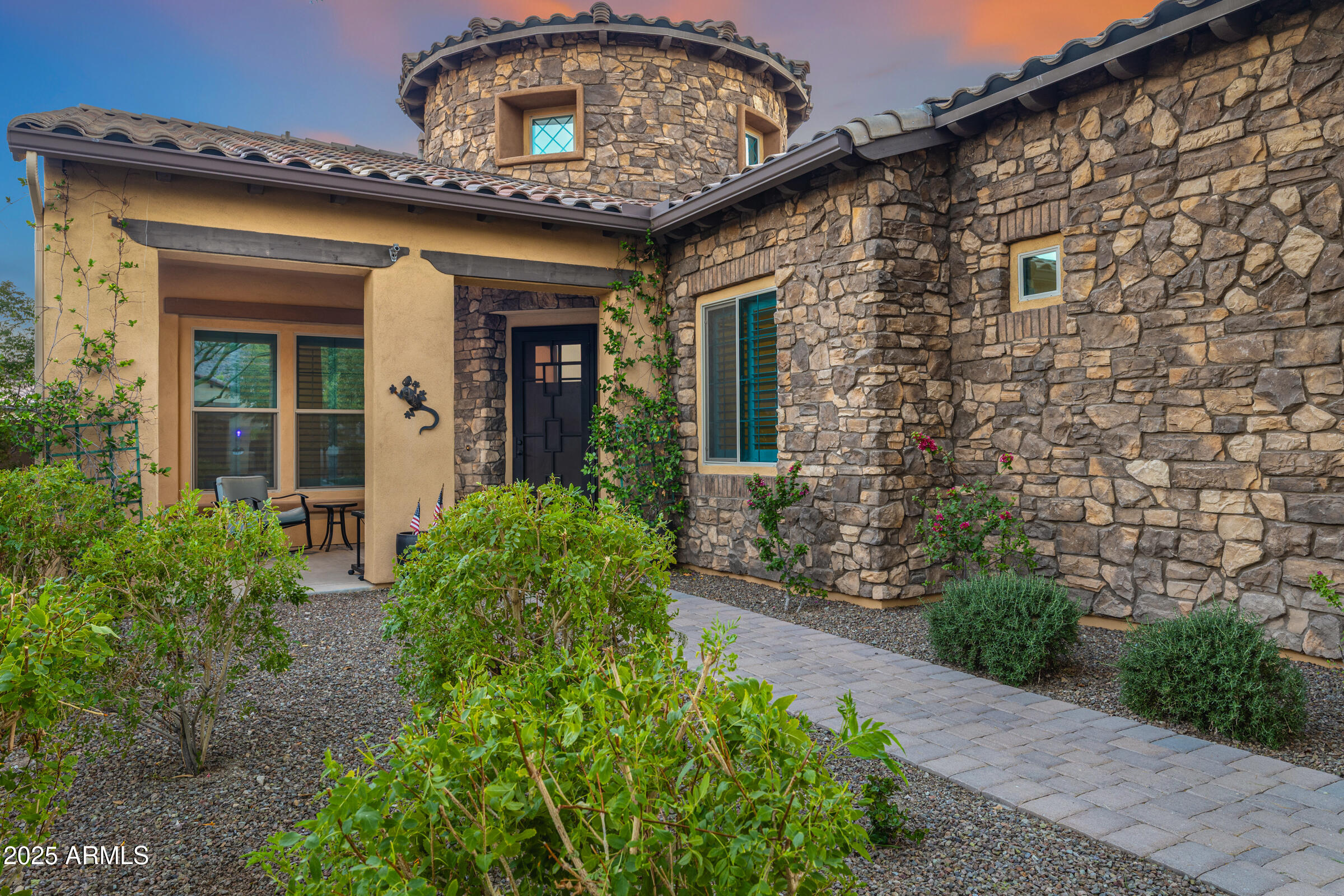 20947 W MARIPOSA Street