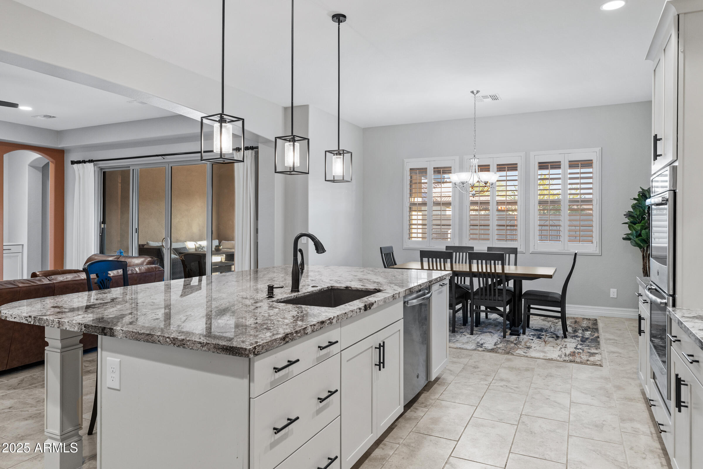 20947 W MARIPOSA Street