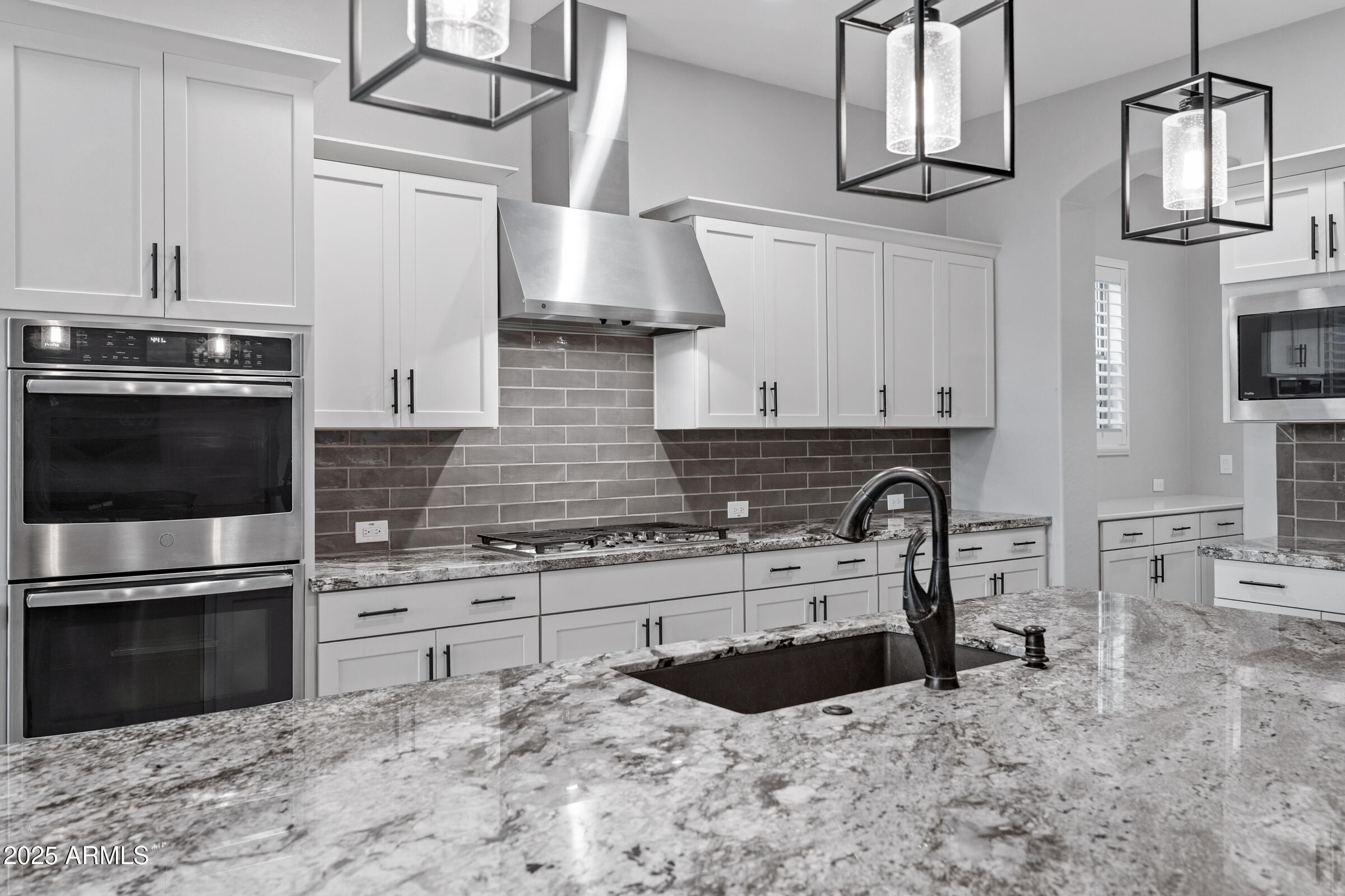 20947 W MARIPOSA Street