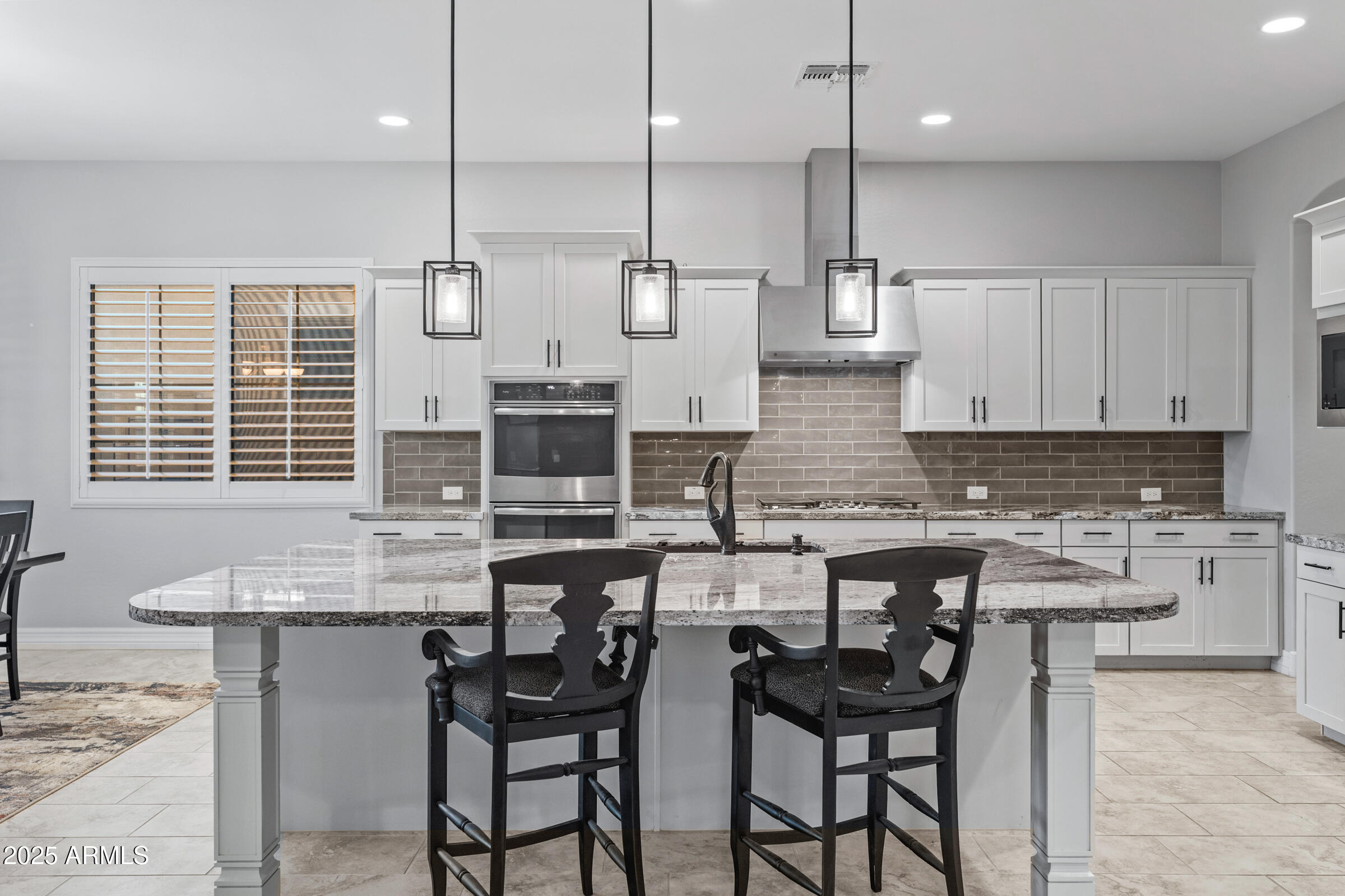 20947 W MARIPOSA Street