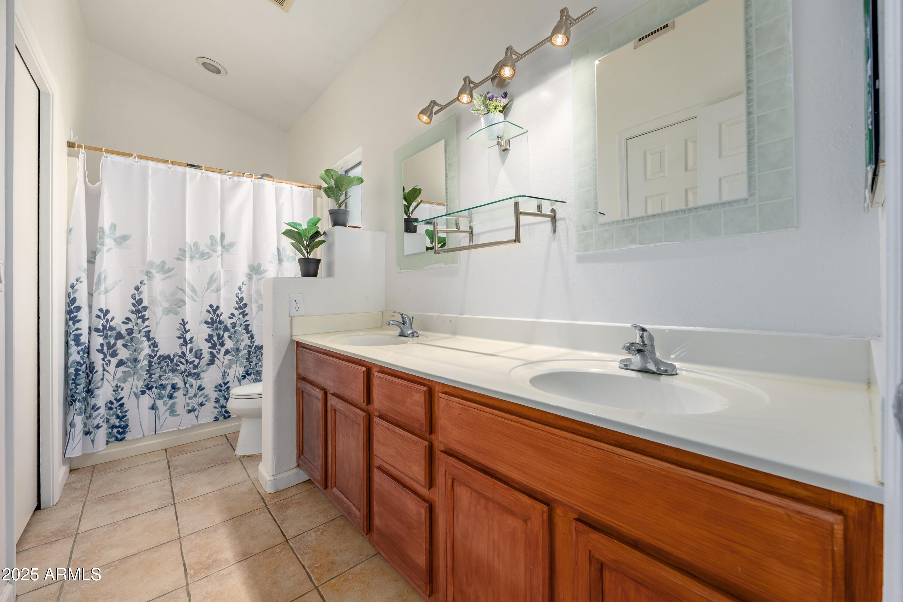 3408 E ROCKWOOD Drive