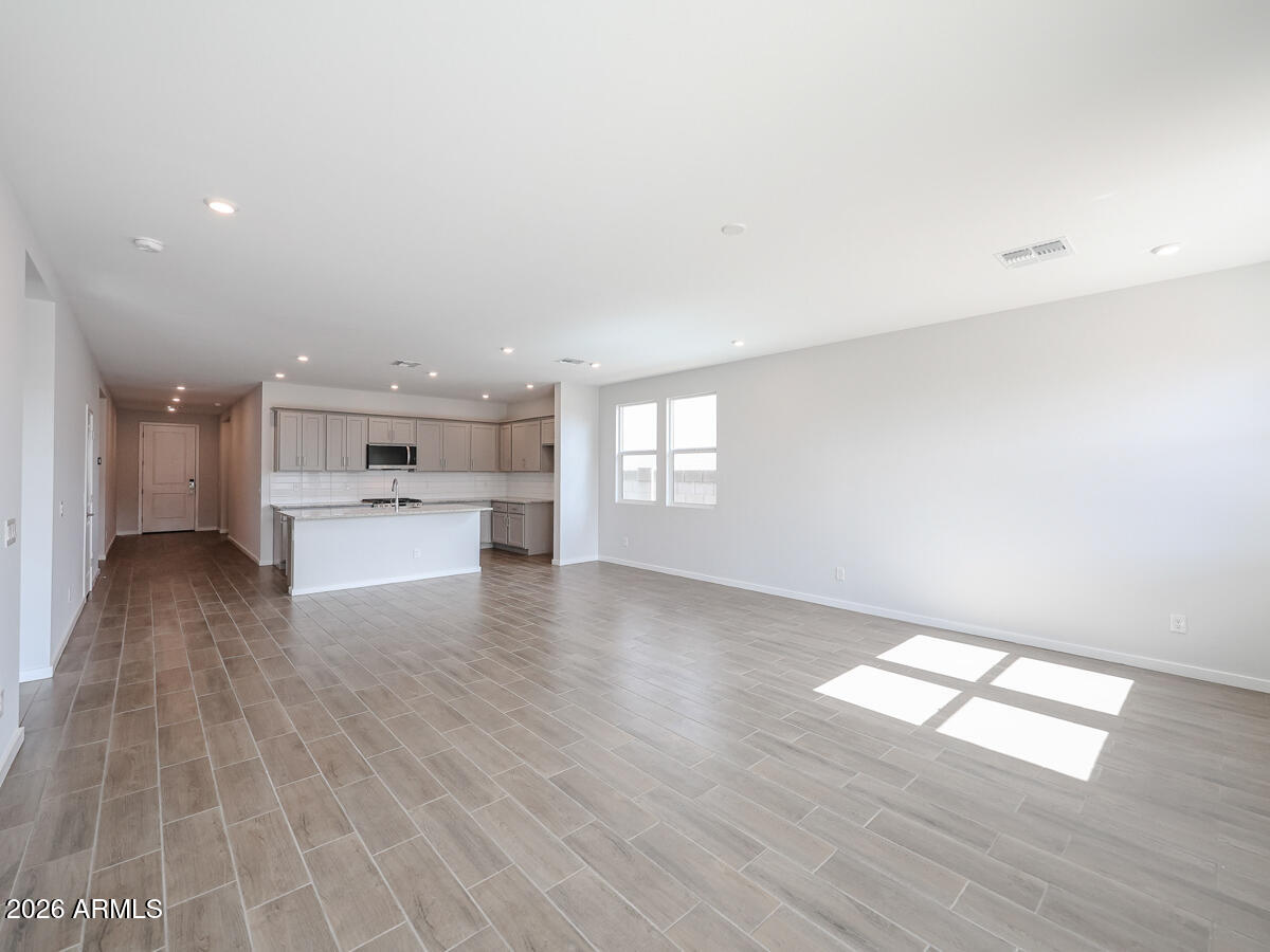 23059 W POTTER Drive