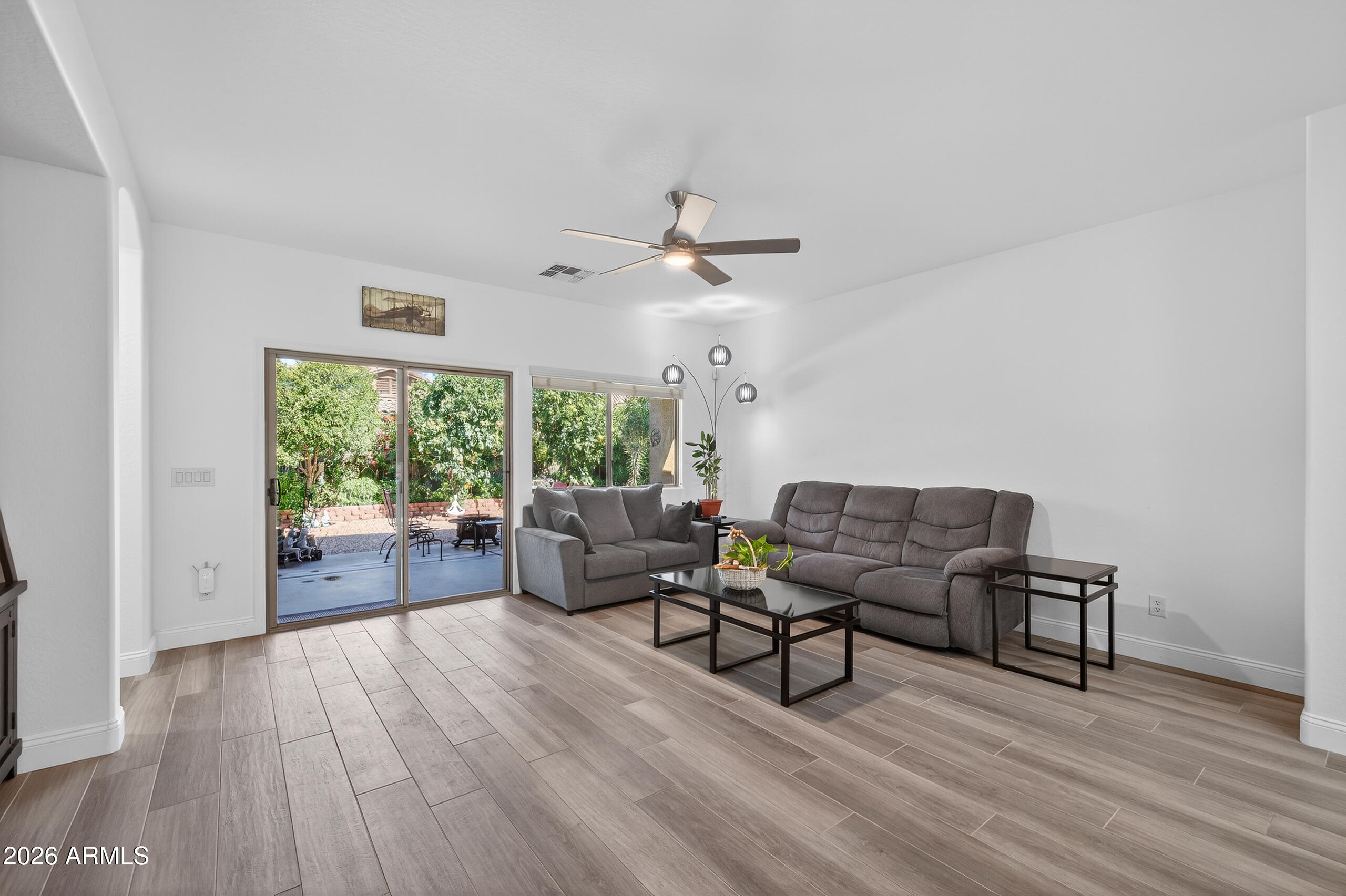 690 W DRAGON TREE Avenue