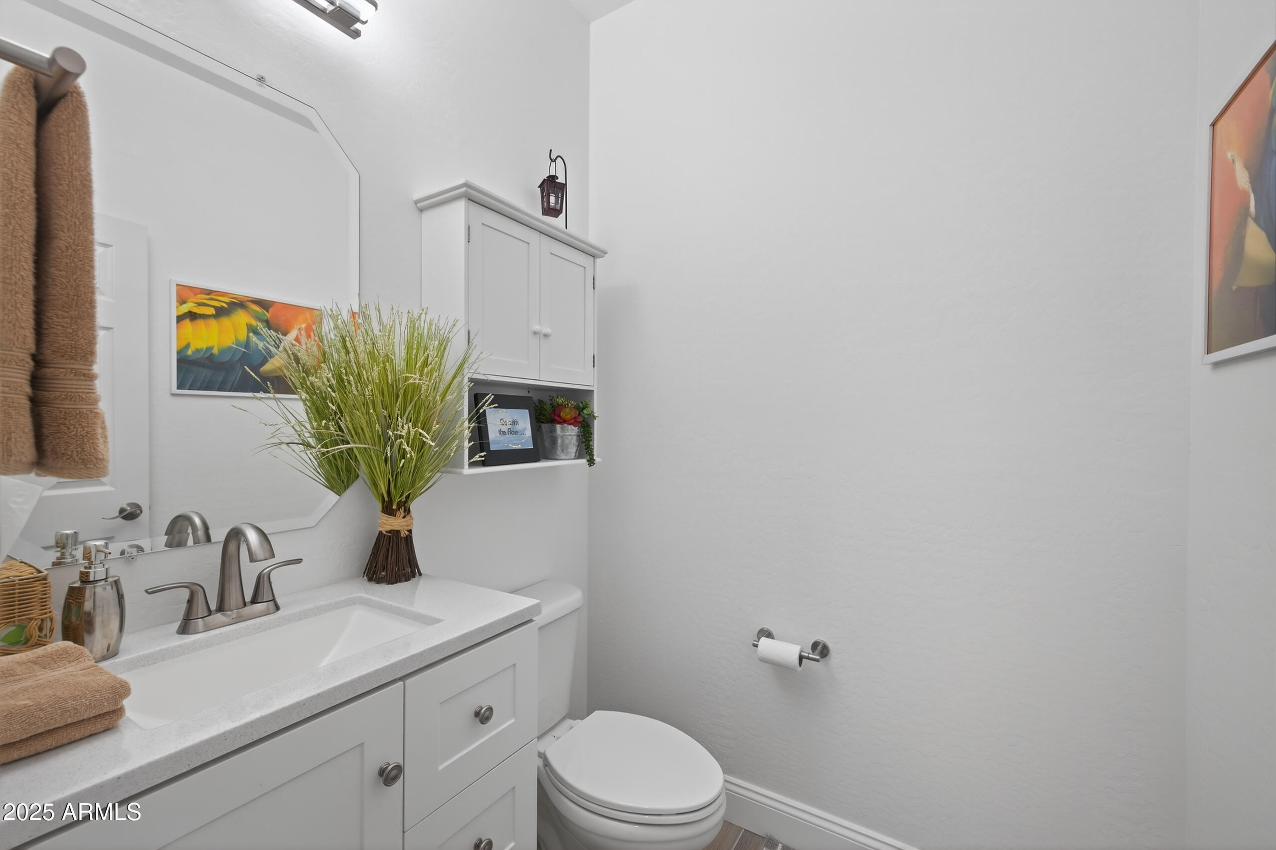 690 W DRAGON TREE Avenue